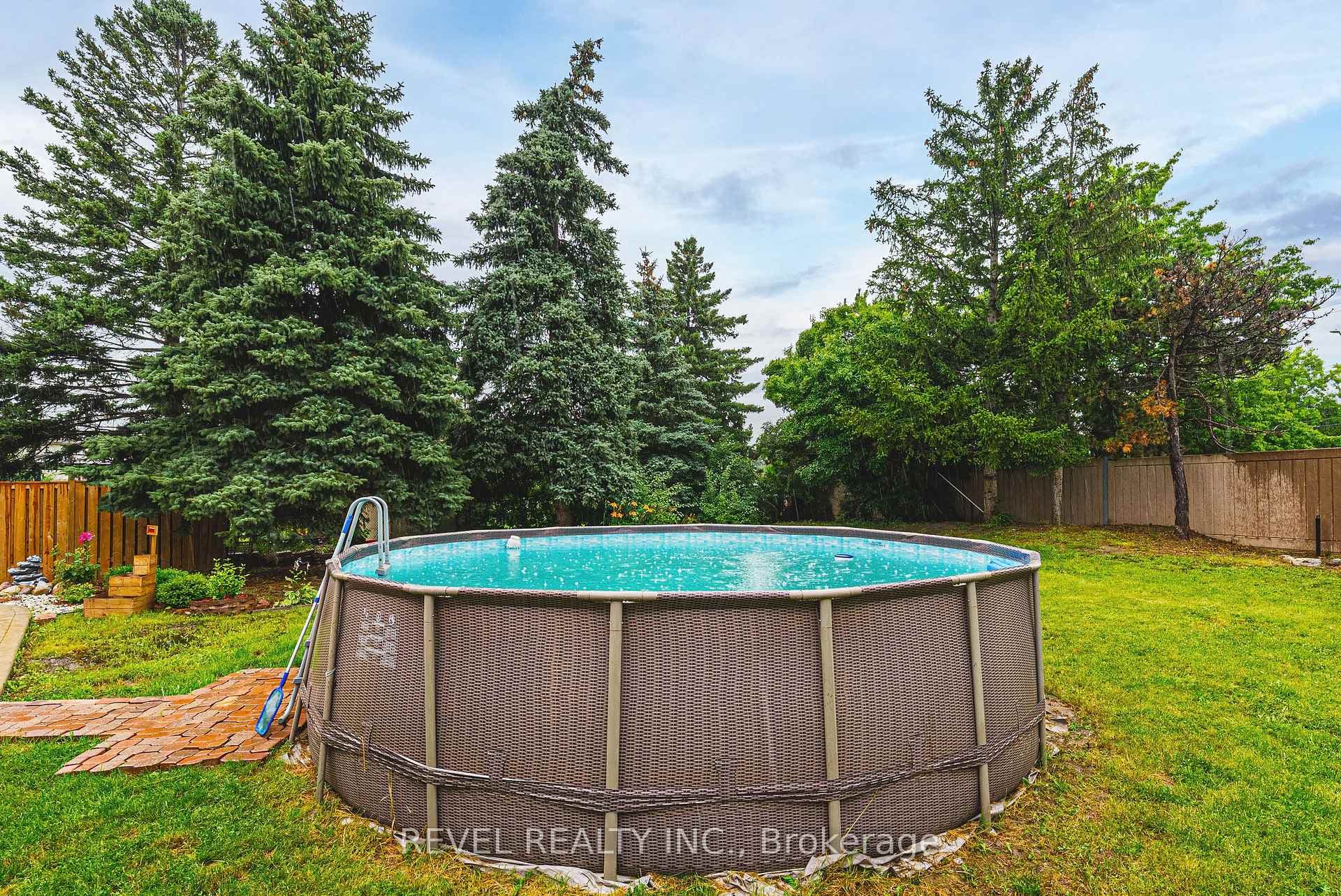 80 Blackthorn Lane photo 35