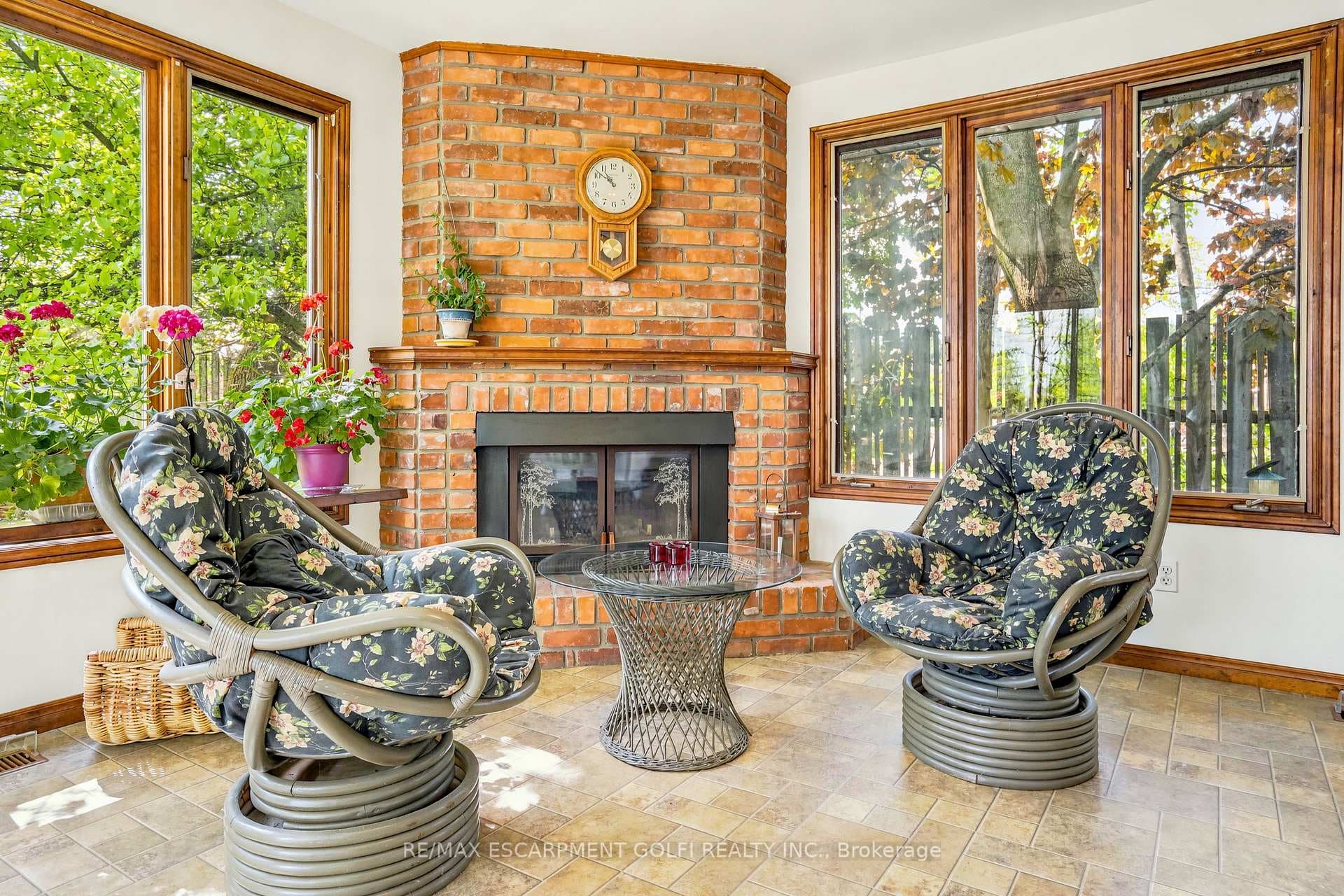227 GLANCASTER Road photo 14
