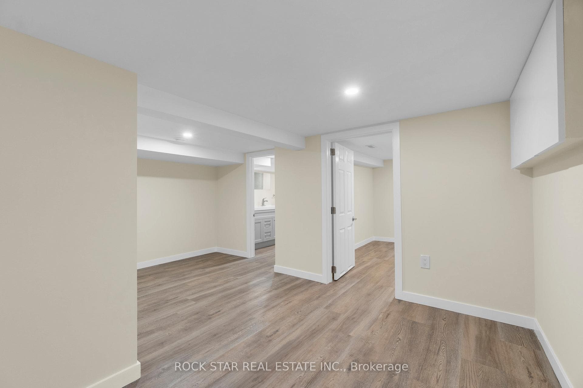66 Watson Avenue photo 21