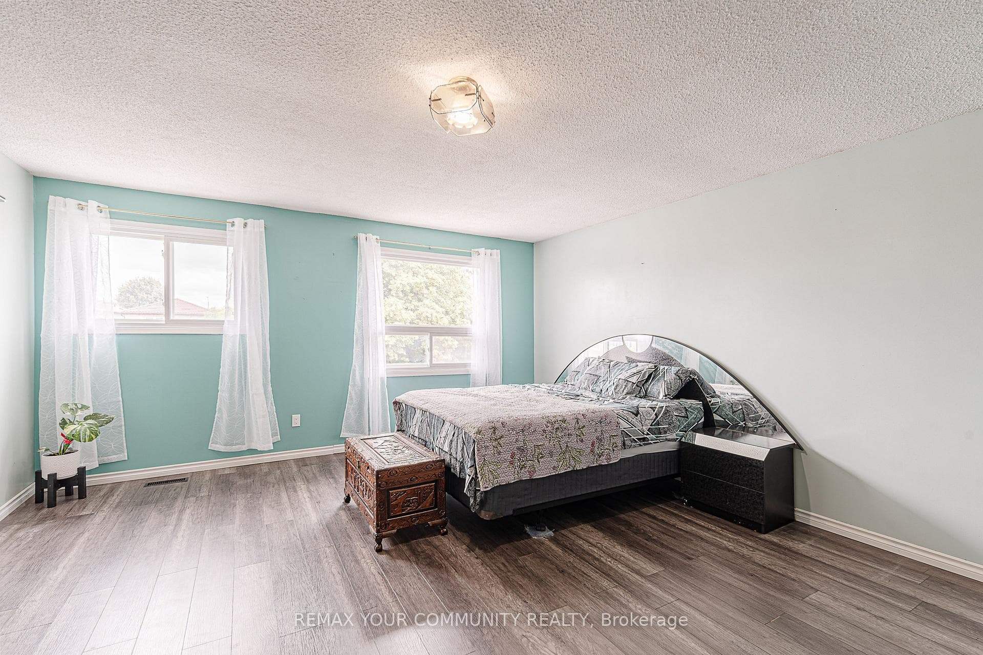 66 Trafford Crescent photo 15