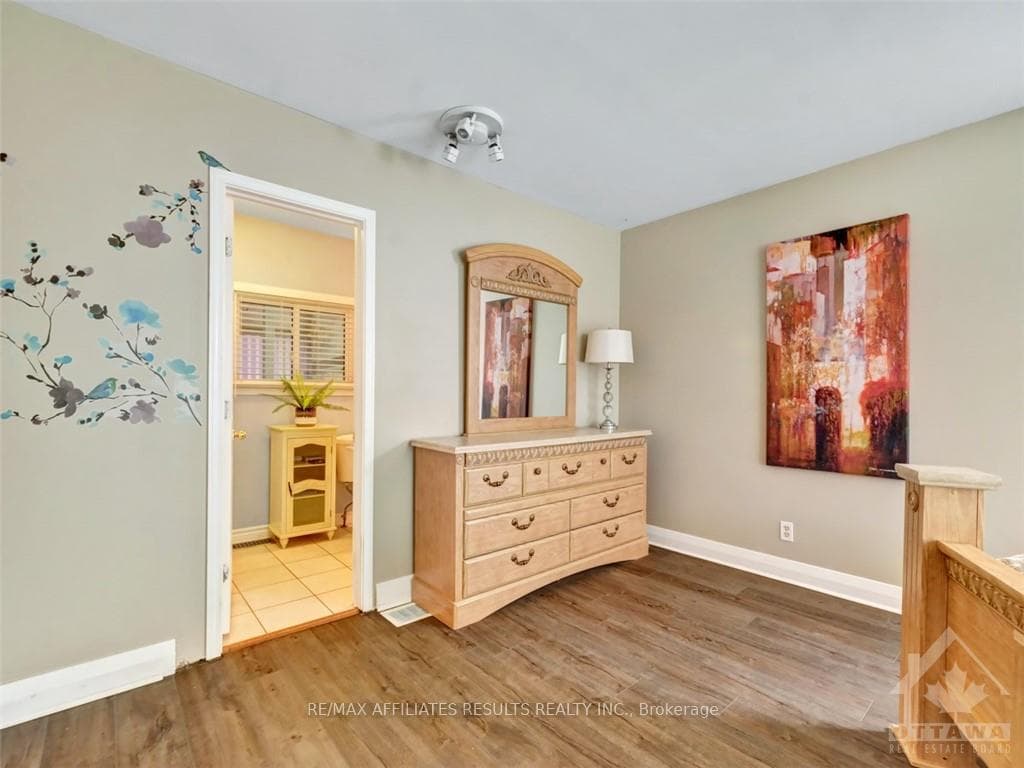 927 PINECREST Road photo 16