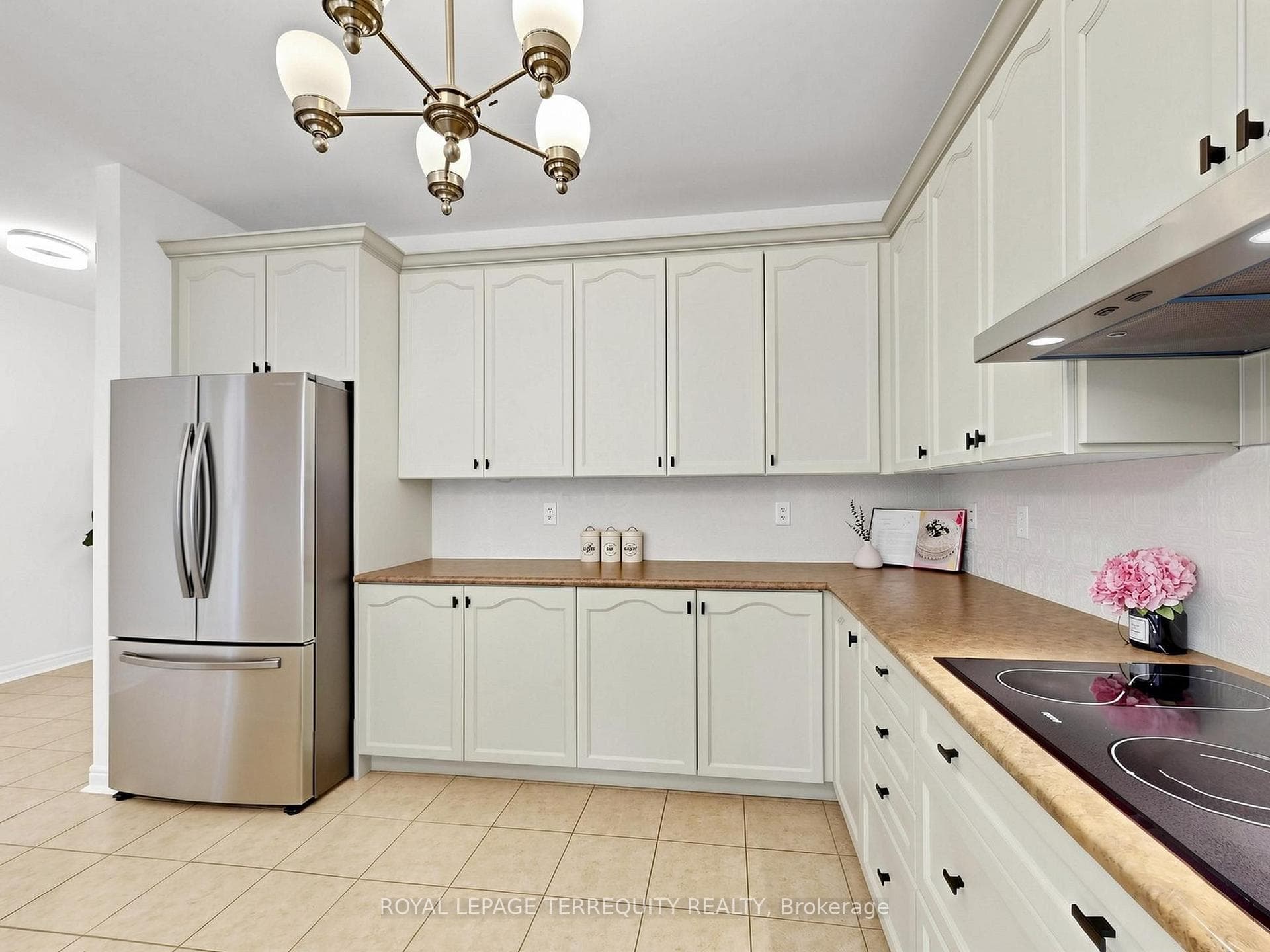 19 Johnson Crescent photo 23