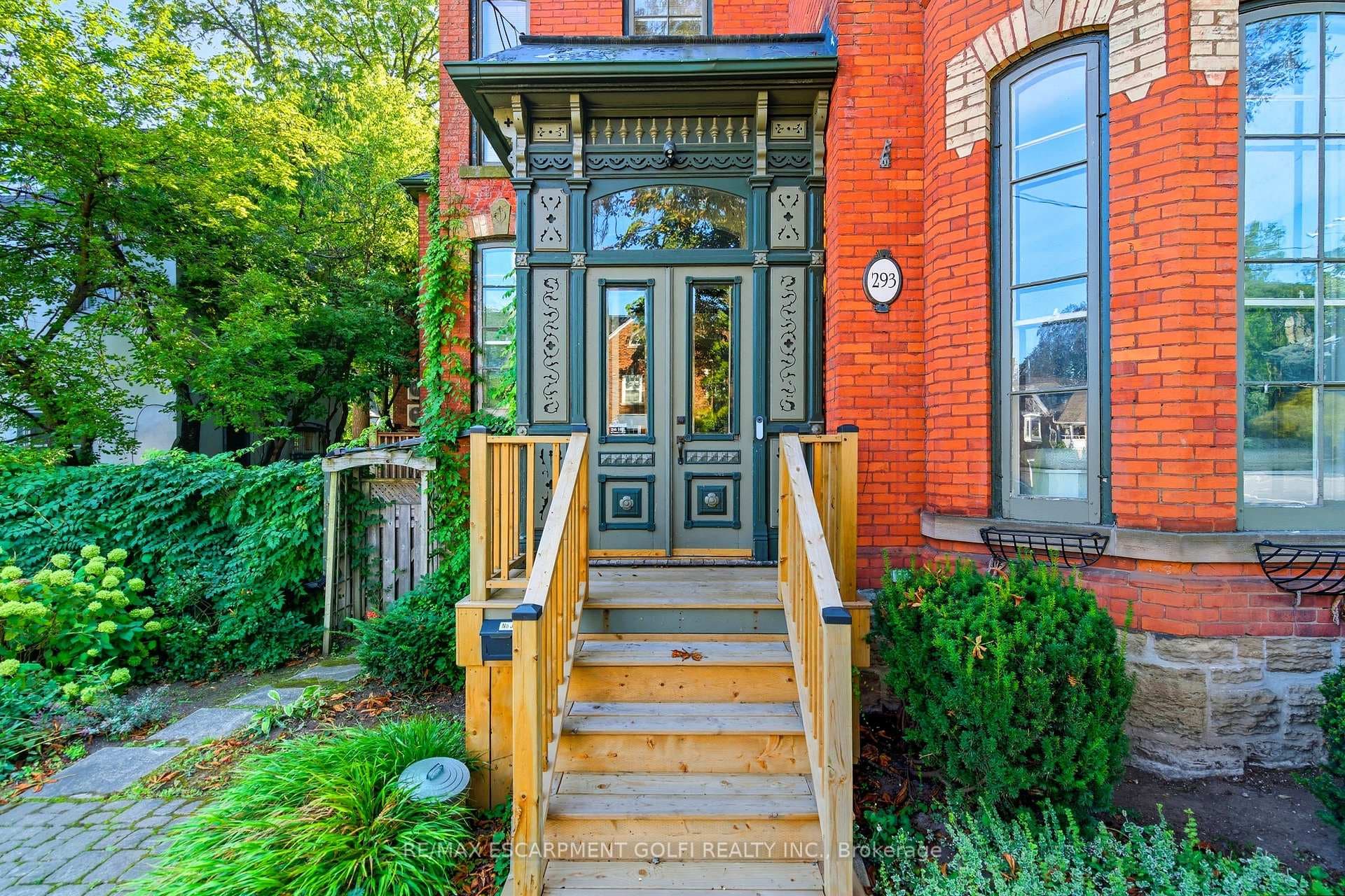 293 Park Street photo 4