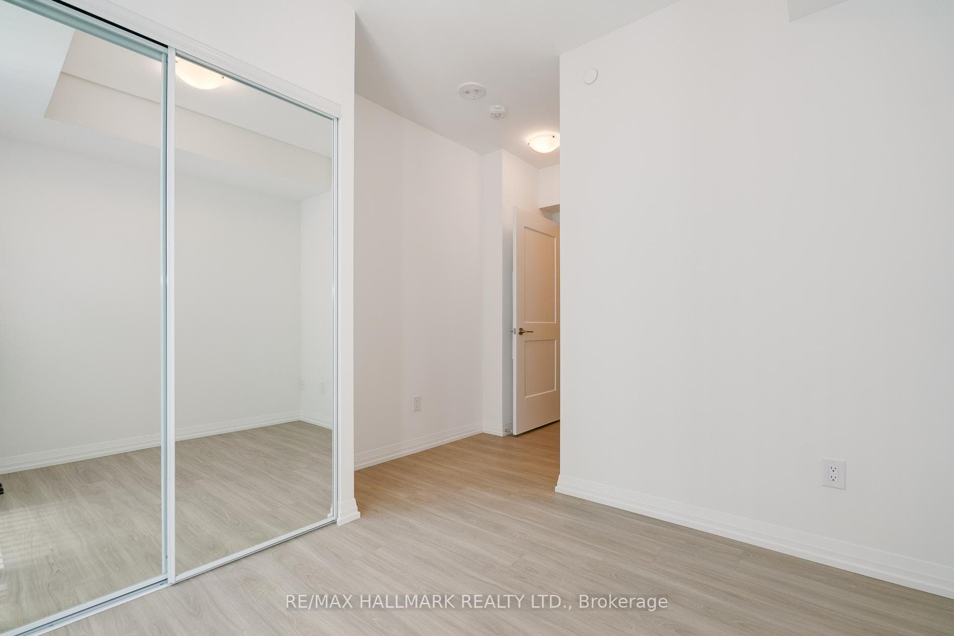 Mirrored closet