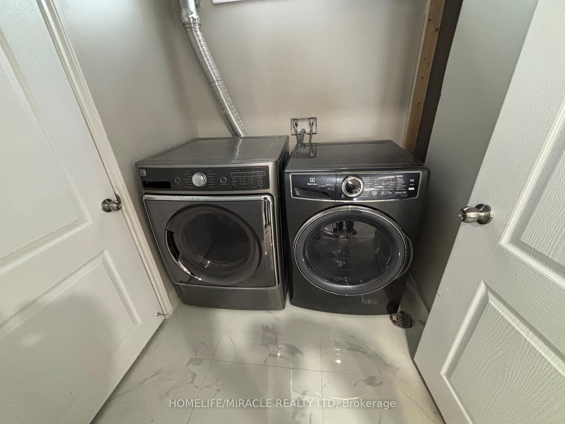 219 Mcmurchy Avenue Unit 2 photo 12