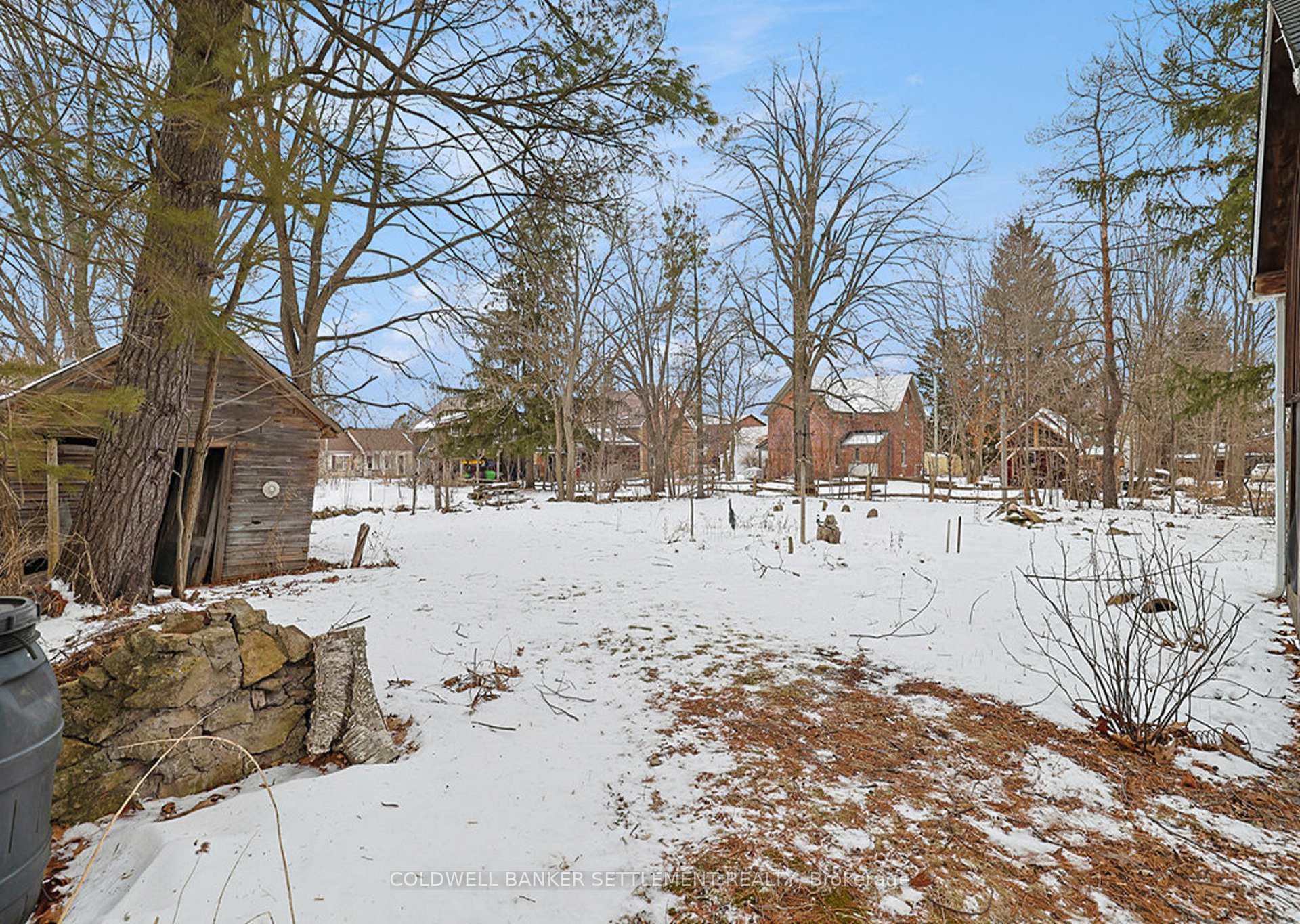 205 LEWIS Street photo 34