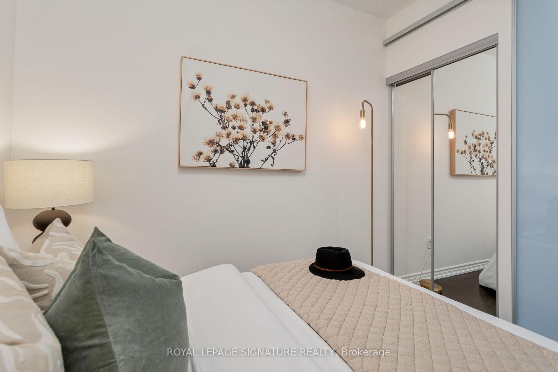 386 Yonge Street Unit 3601 photo 15