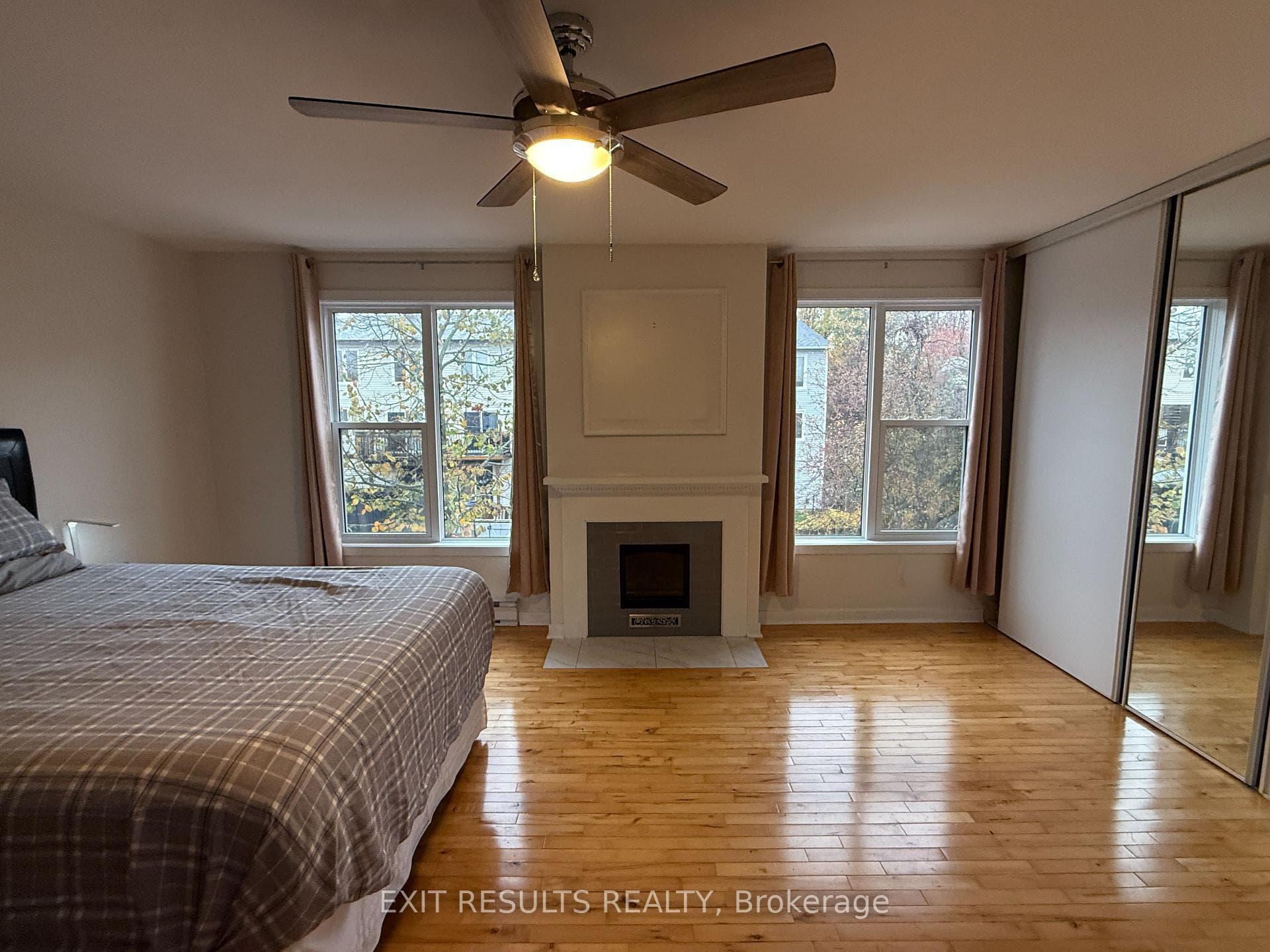 1090 DIANNE Avenue photo 32
