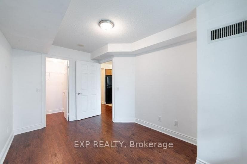 25 Greenview Avenue Unit 422 photo 5