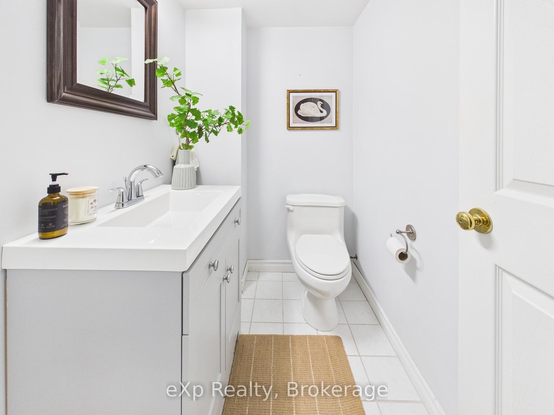422 Wellington Street photo 20