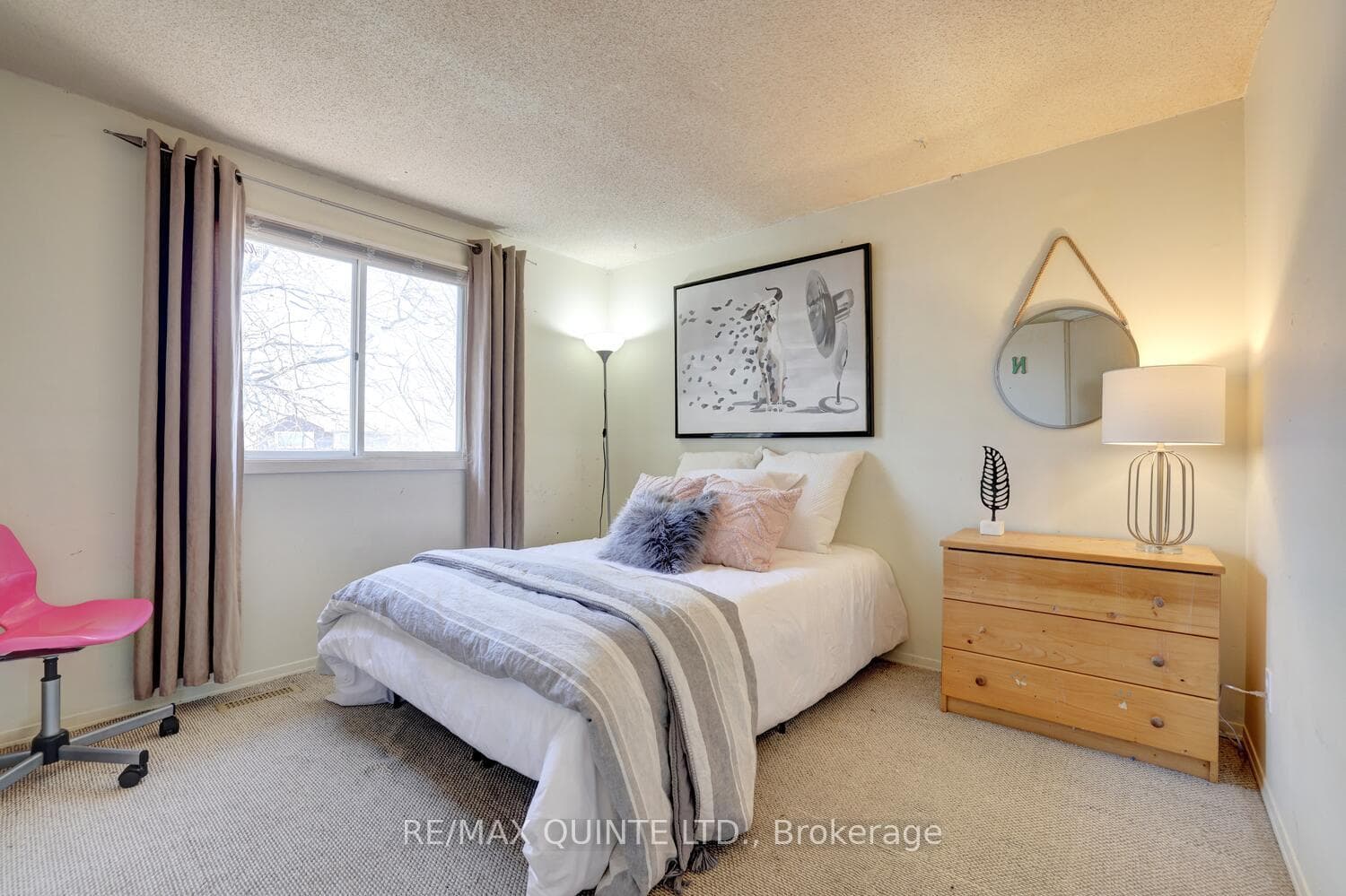 3157 Keynes Crescent photo 35