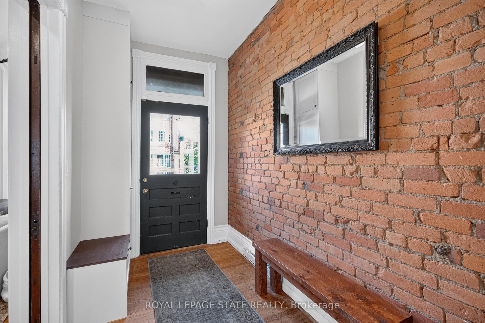 135 Catharine Street photo 3