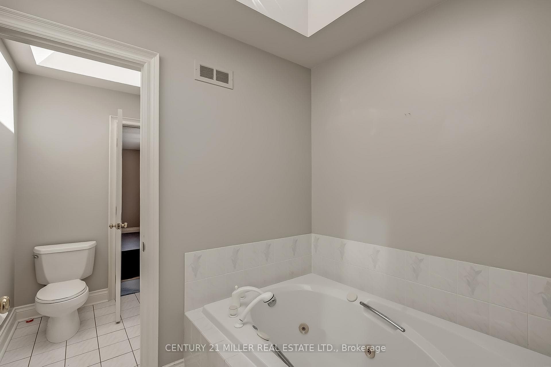238 Elton Park Road photo 32