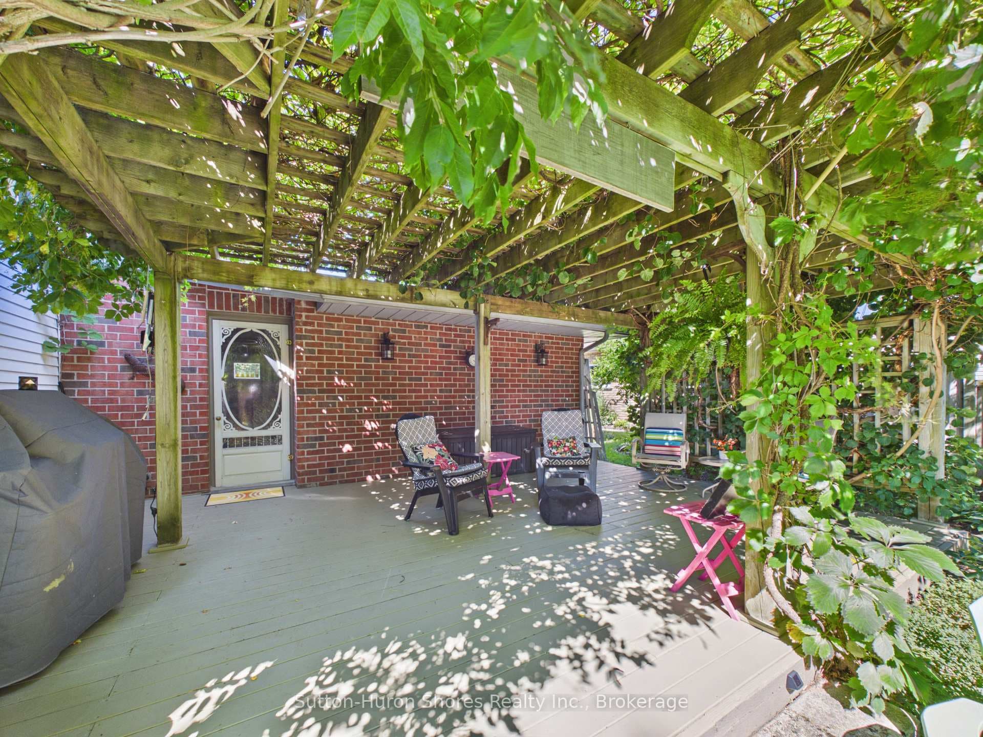 762 Bradford Street photo 12