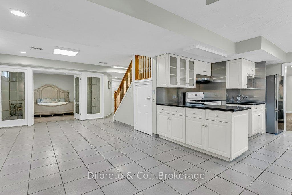 28 Foxwood Crescent photo 35