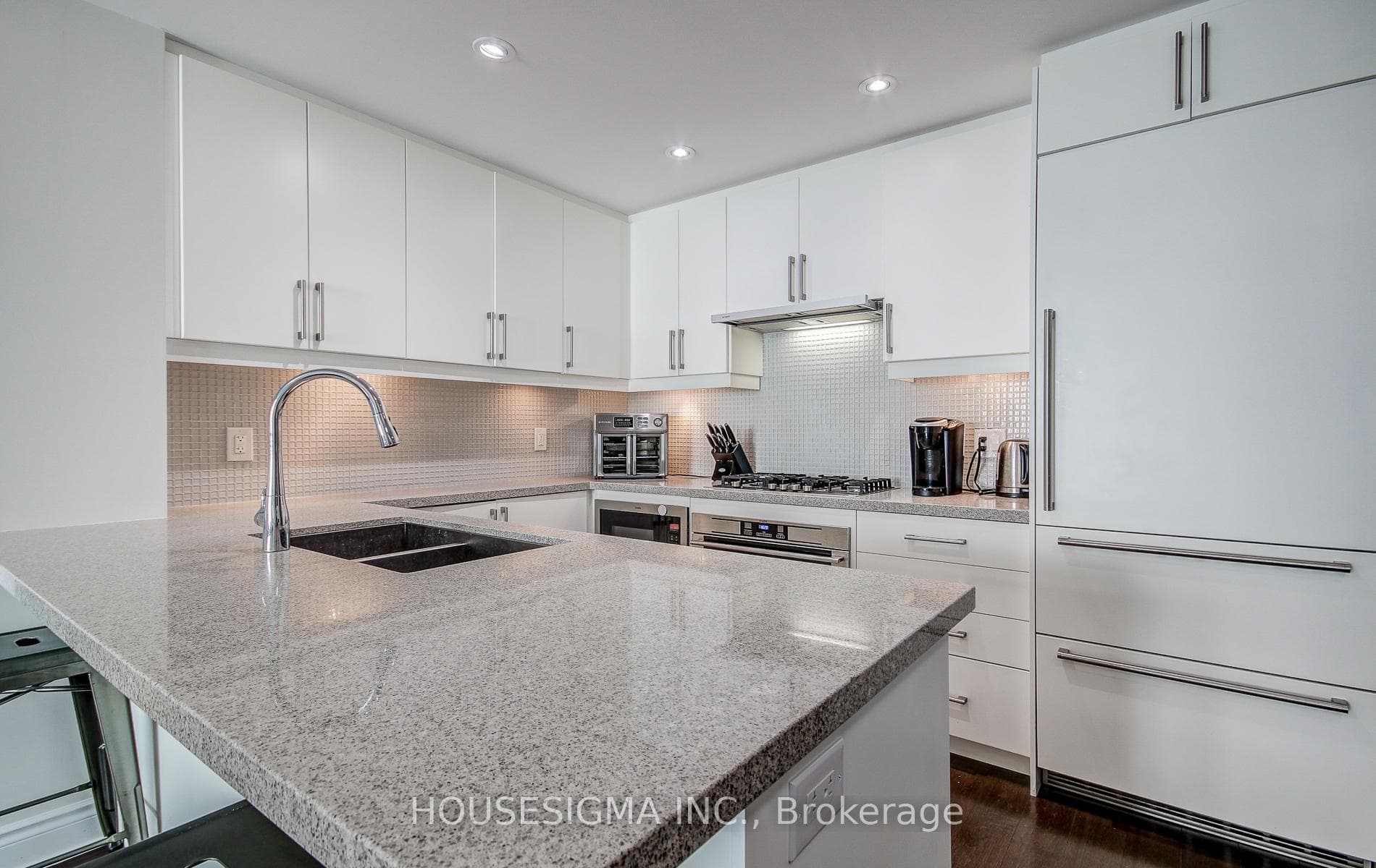 3500 lakeshore Road Unit 624 photo 22