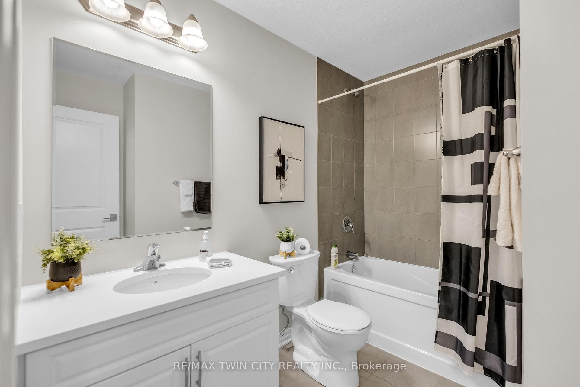155 Thomas Slee Drive Unit 1F photo 16