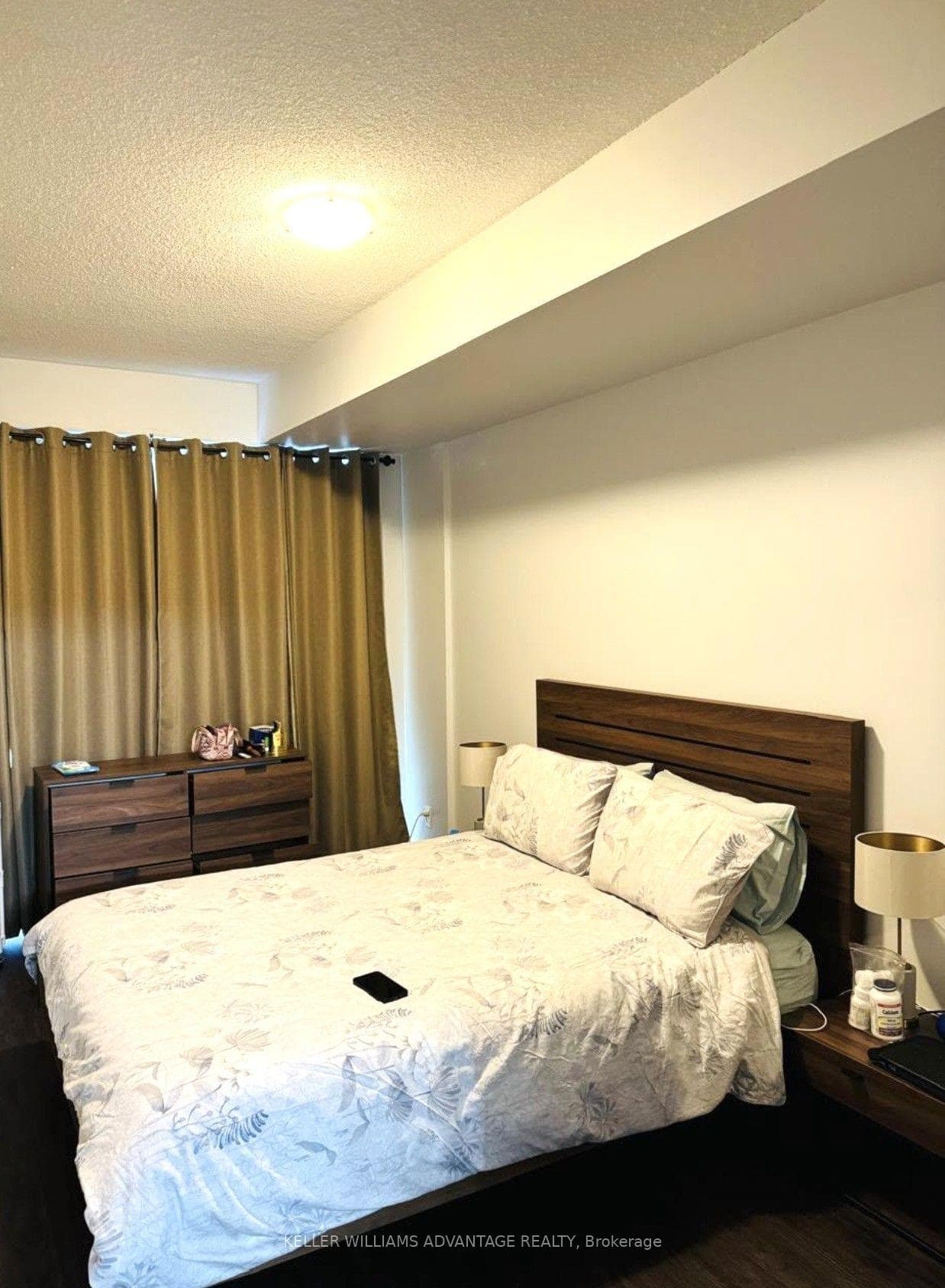 Comfortable queen size bed