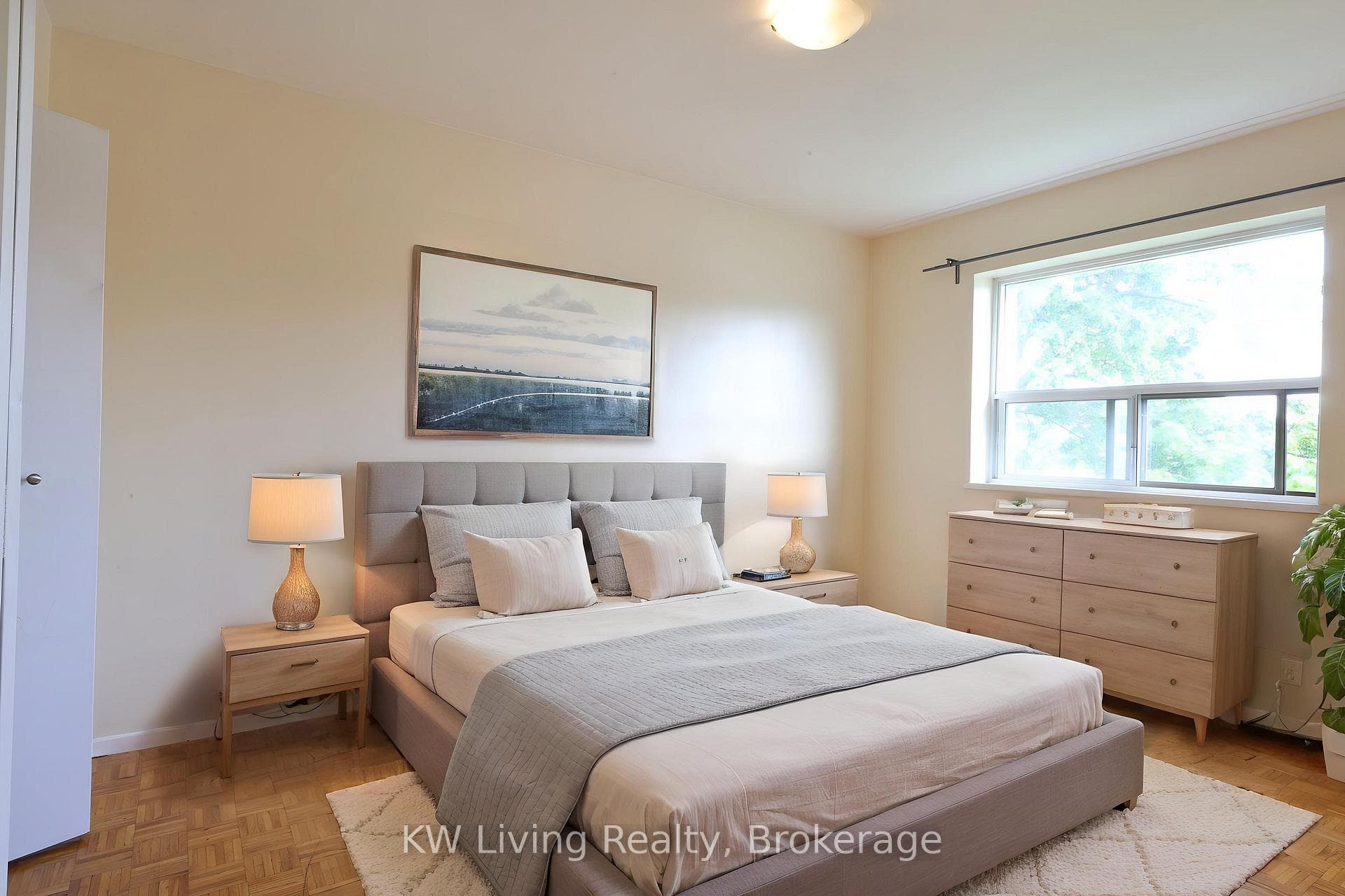 480 Lakeshore Road Unit 301 photo 18