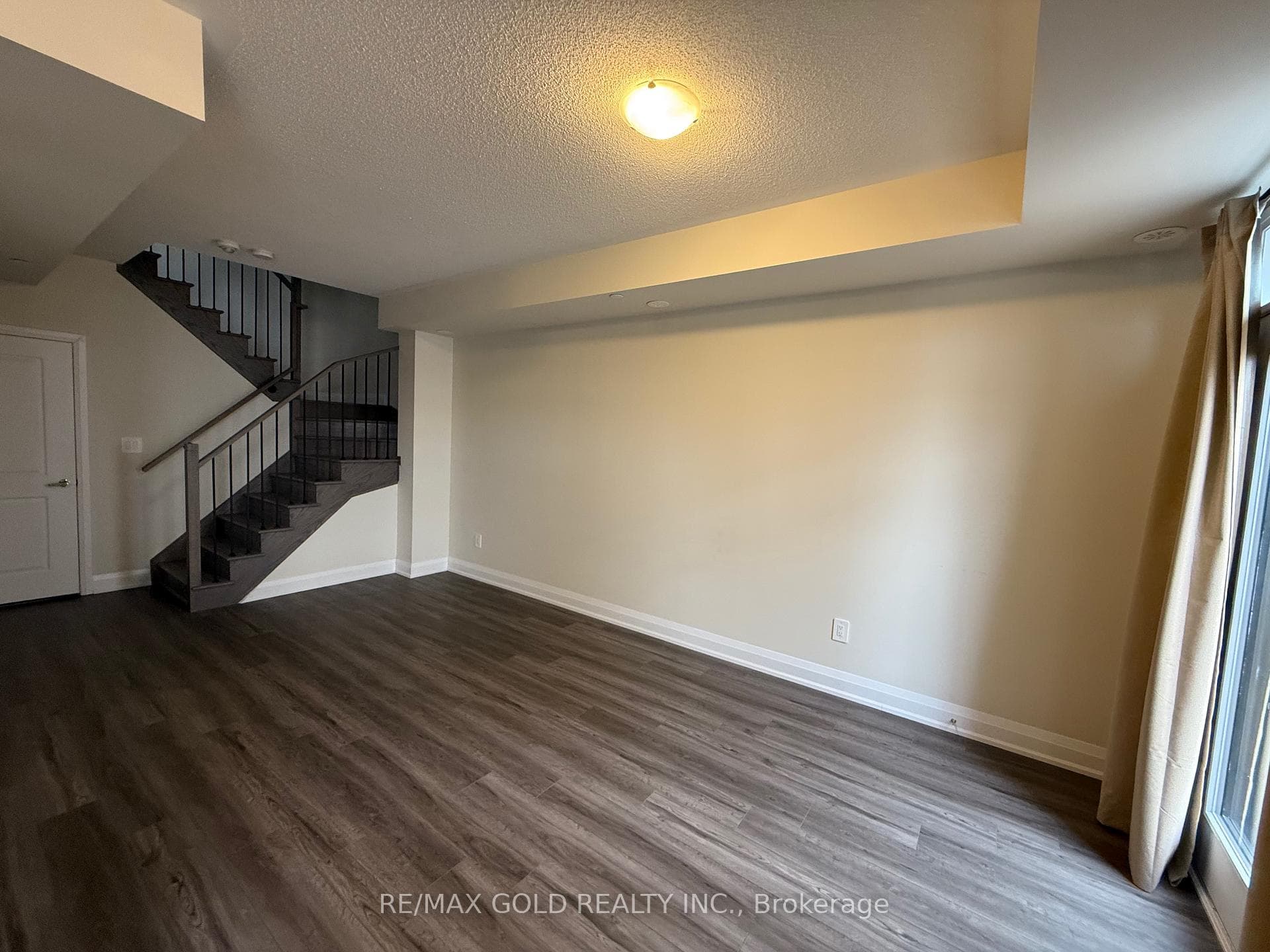 1581 ROSE Way Unit 105 photo 14
