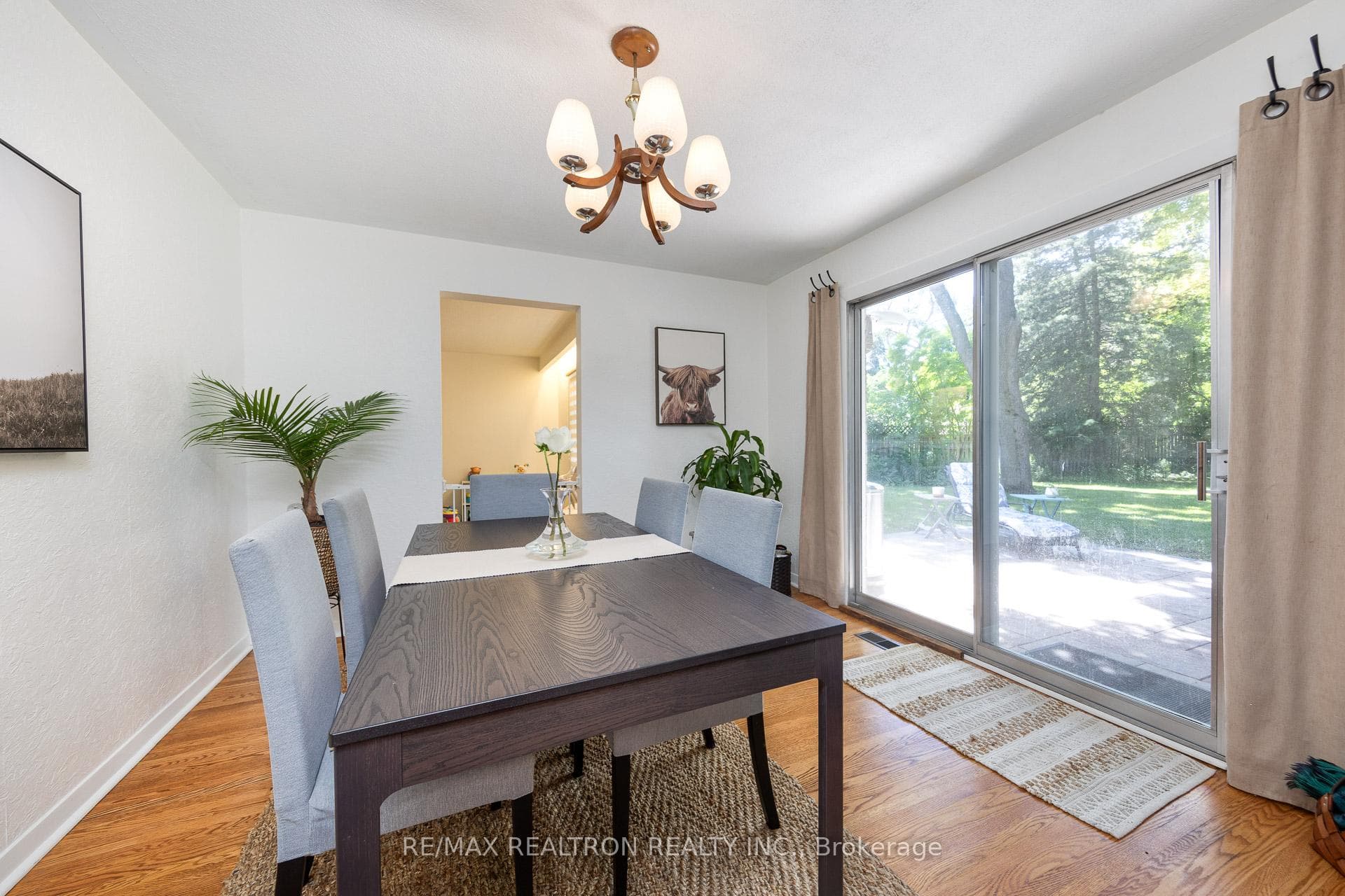 24 Valloncliffe Road photo 11