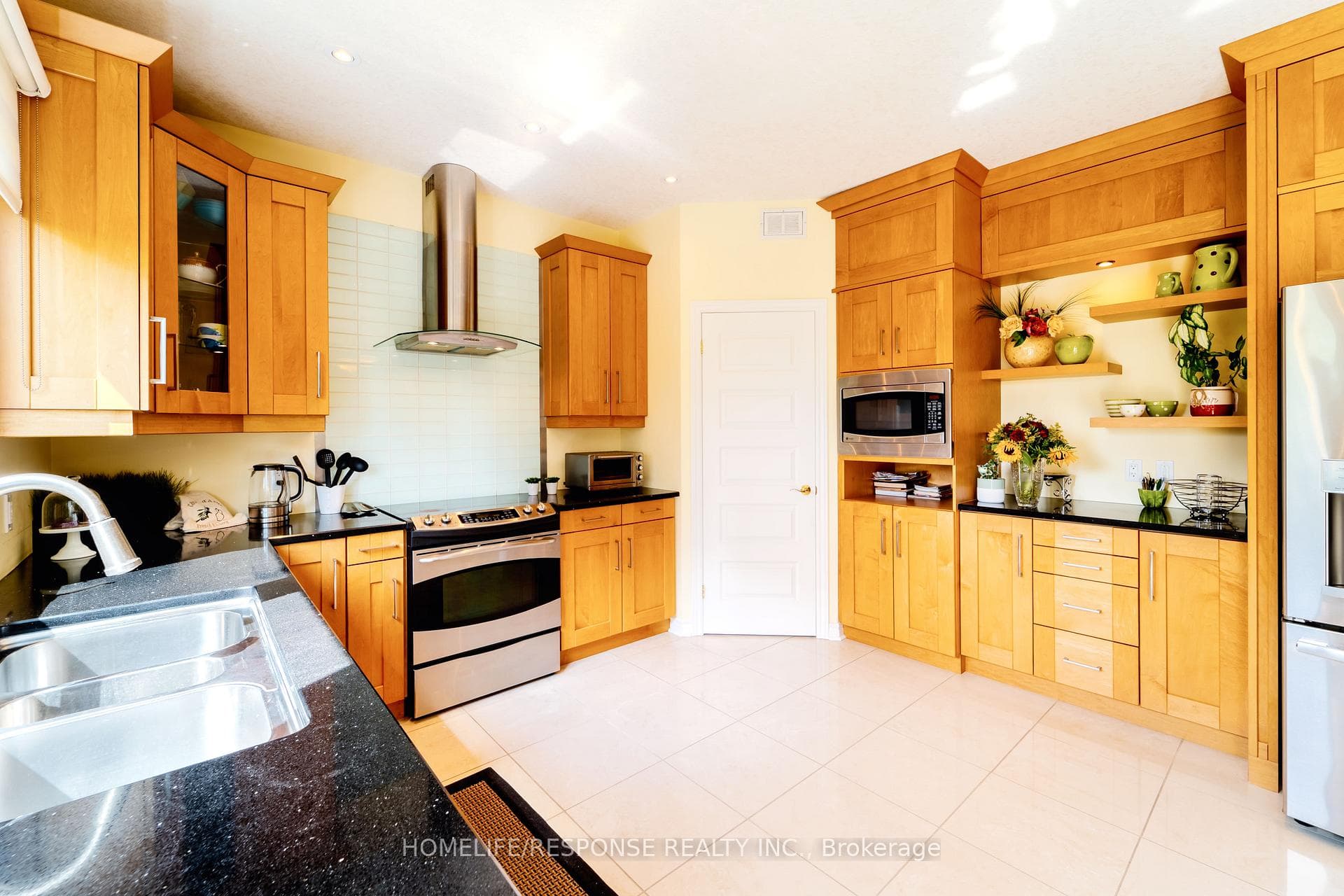 3121 Pincombe Drive photo 16