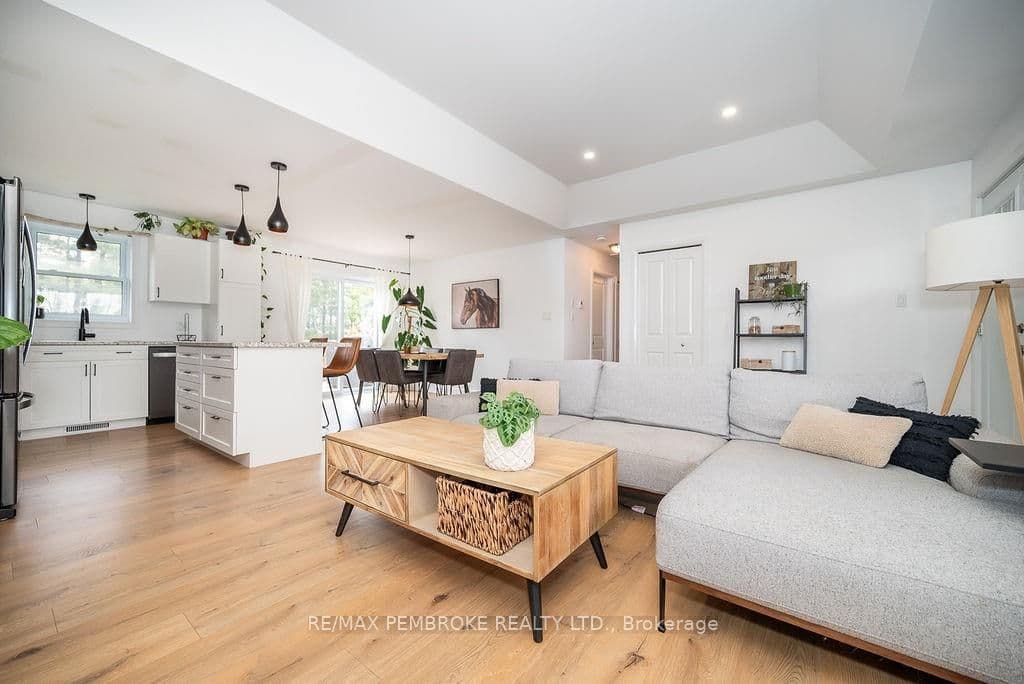 32 TERRANCE Drive photo 8