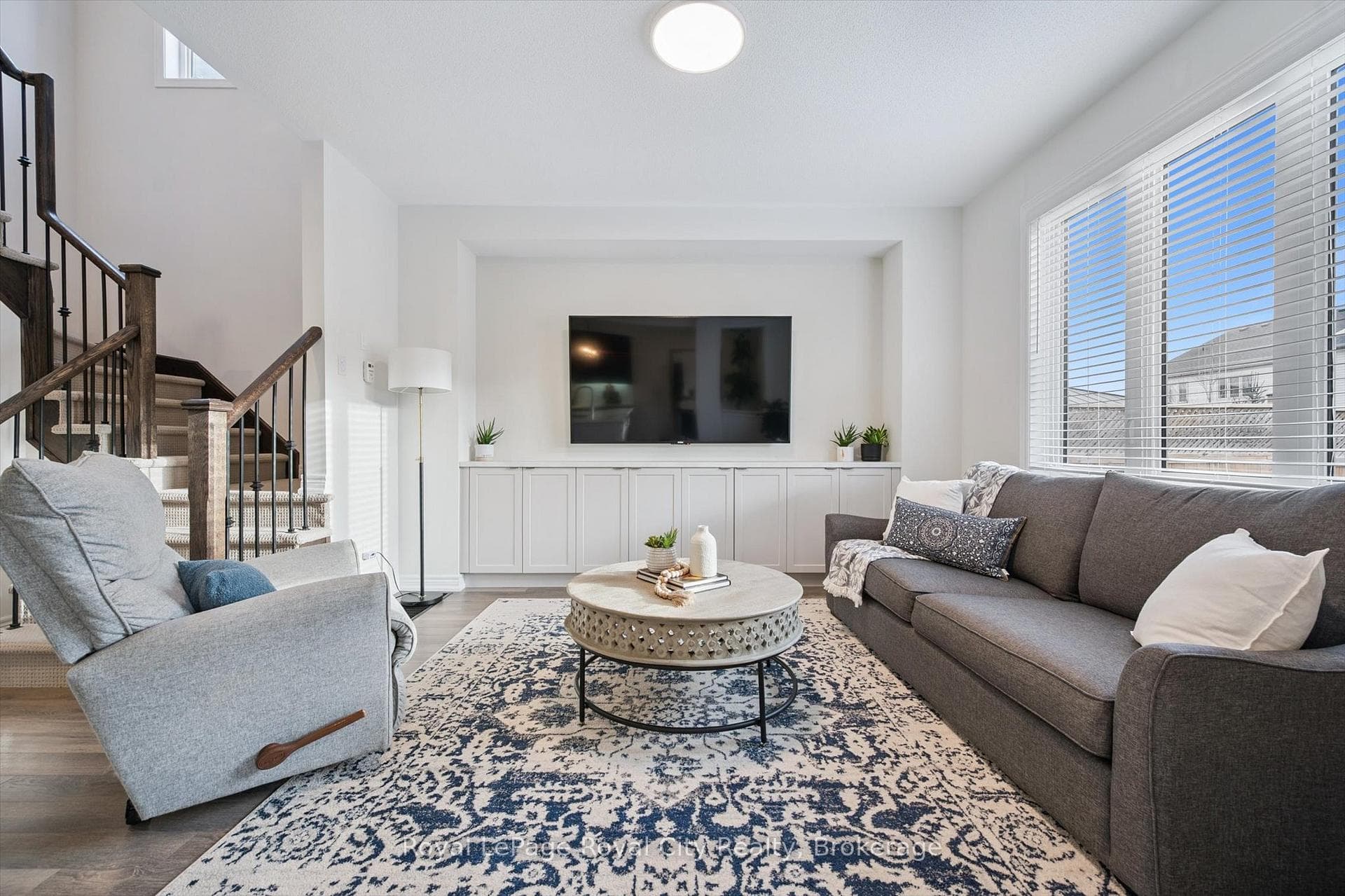 98 Kay Crescent photo 8