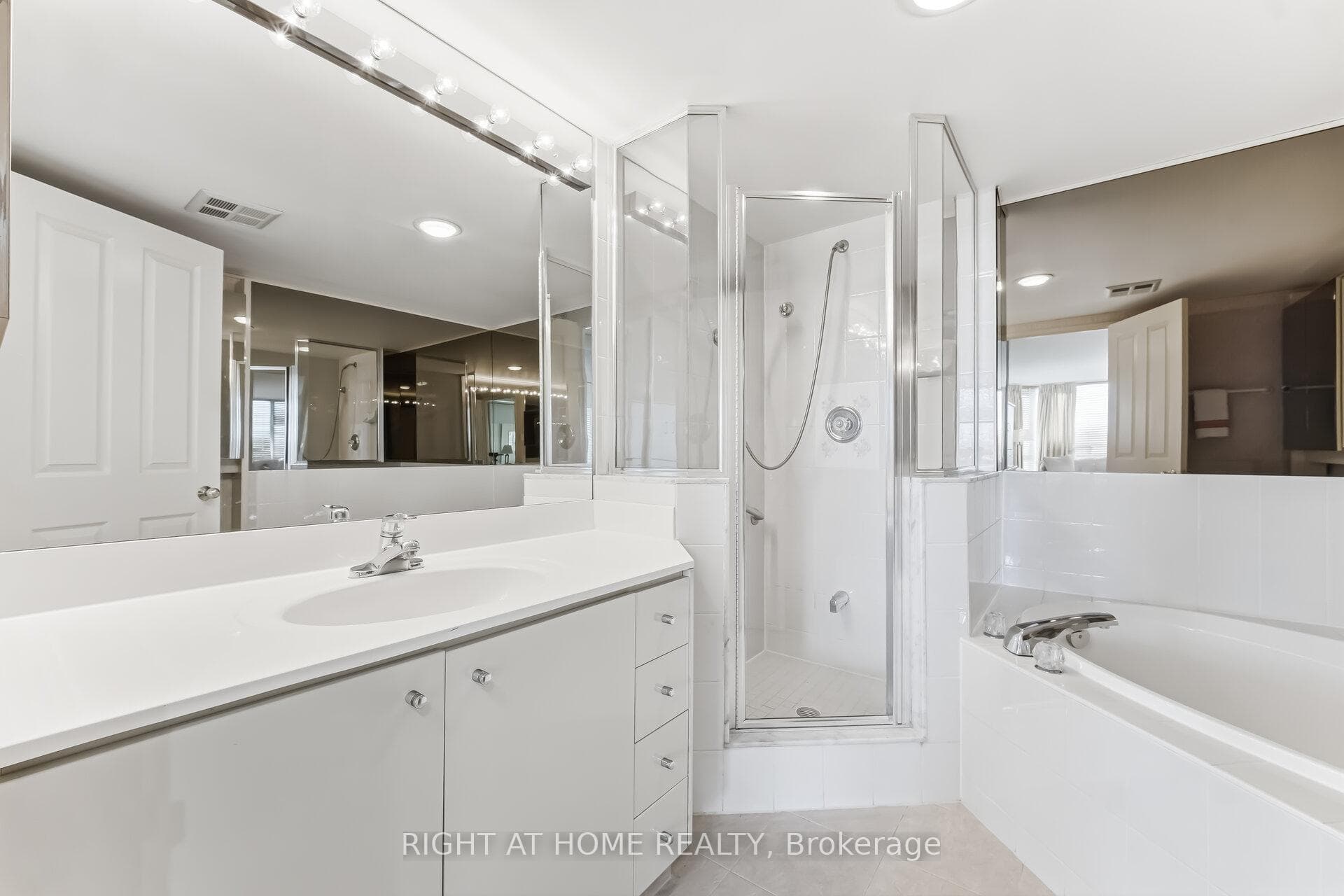 120 Promenade Circle Unit 711 photo 23