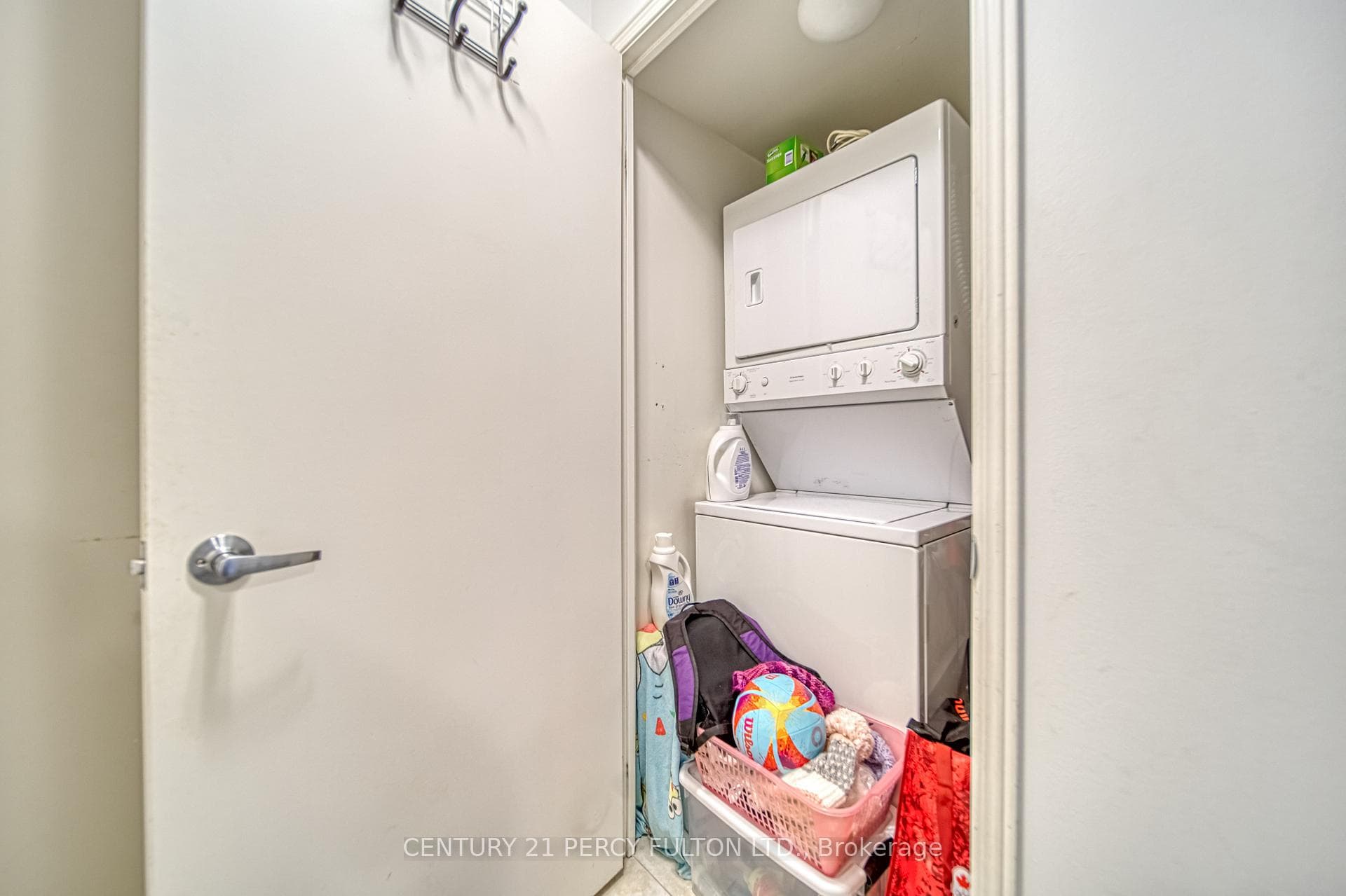 60 St Clair Avenue Unit 906 photo 16