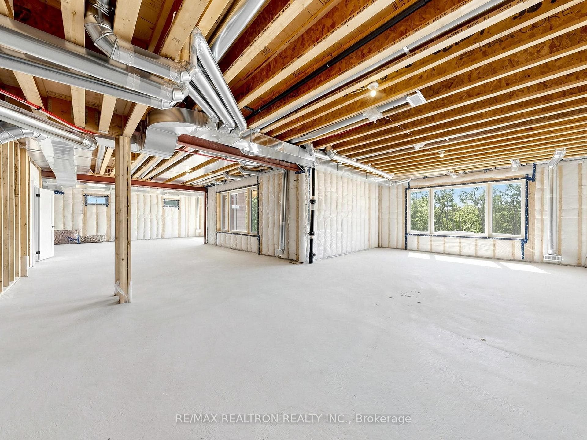8 Radome Drive photo 47