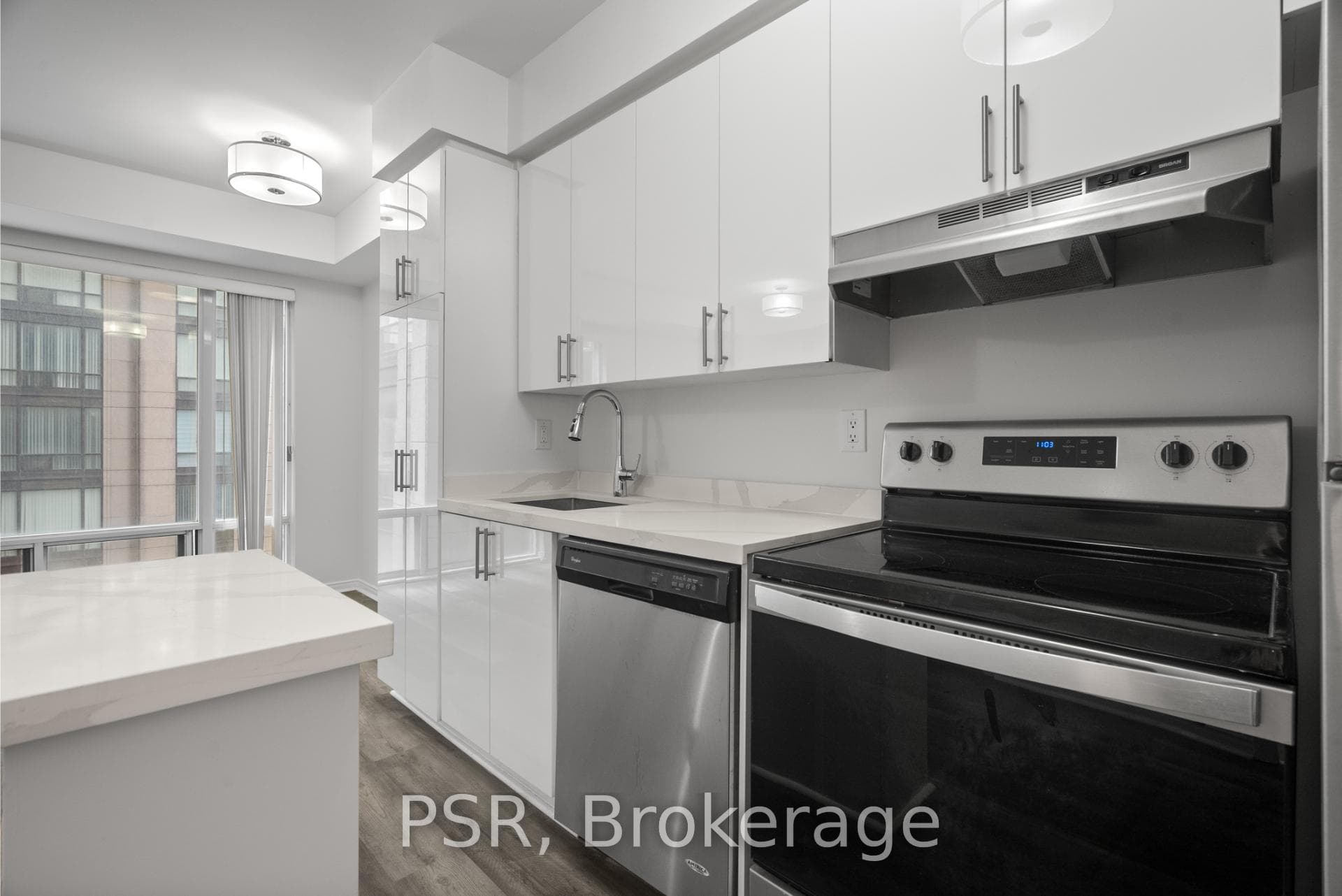 50 John Street Unit 621 photo 2