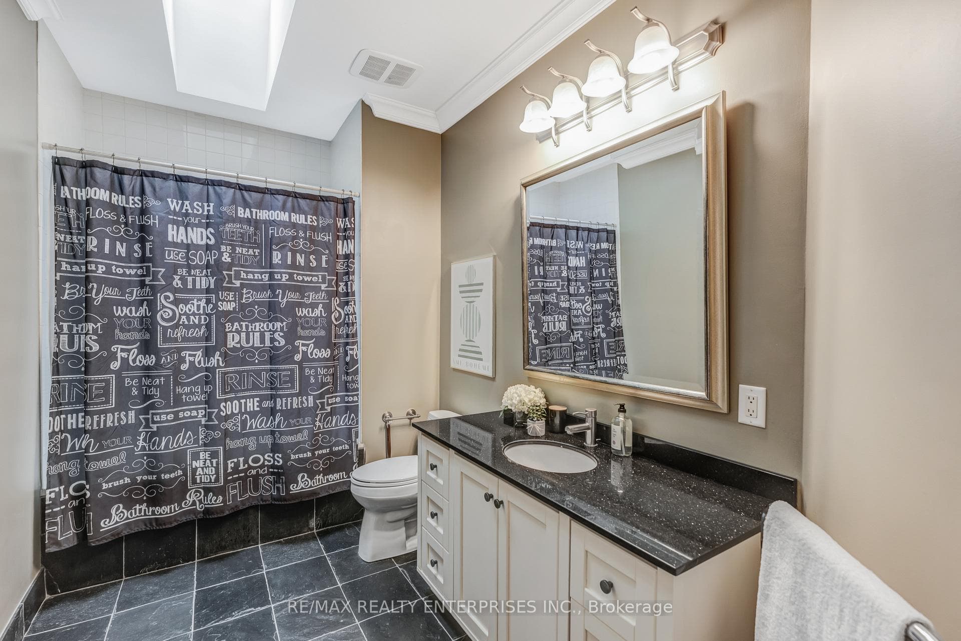 1421 Indian Grove photo 26