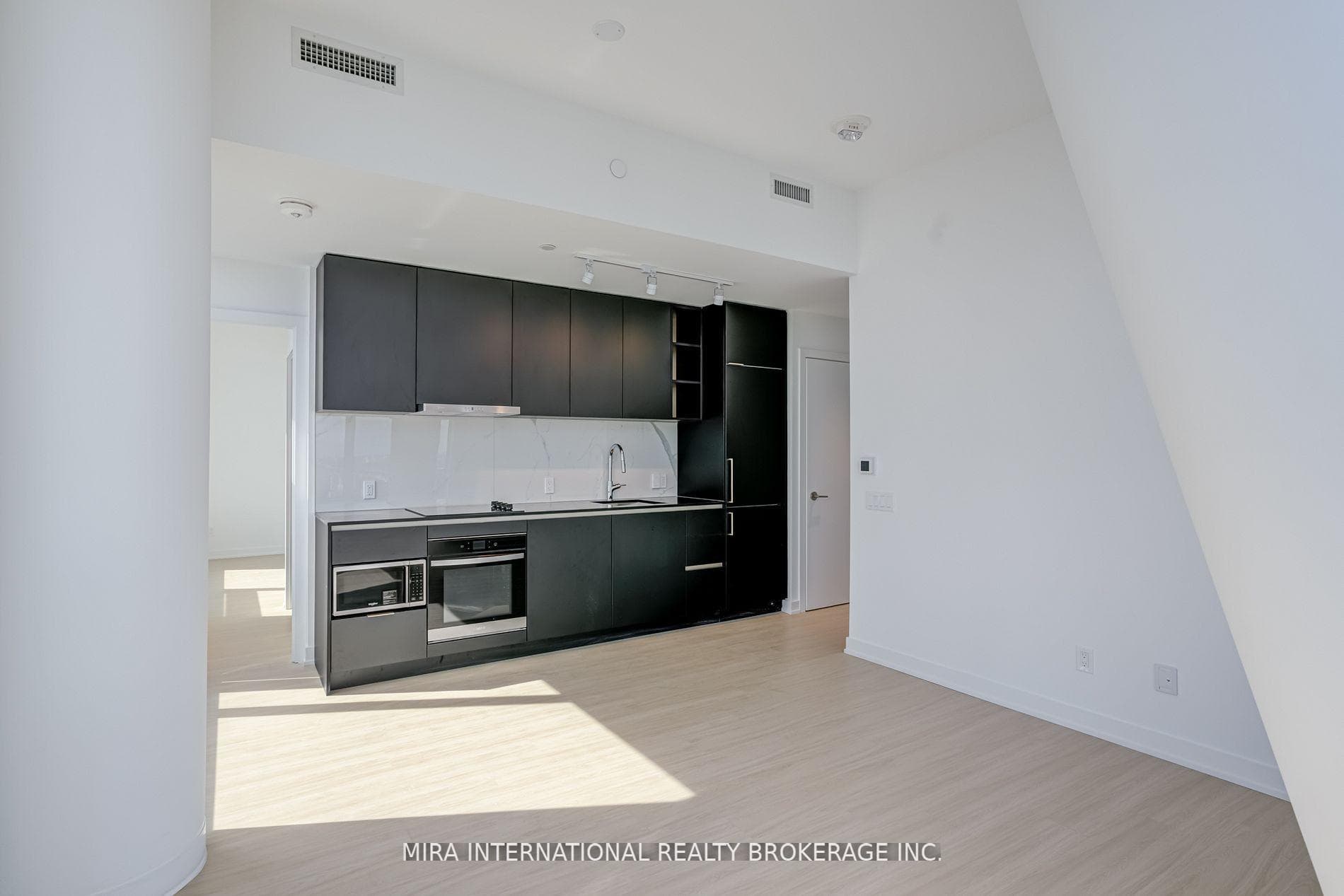 8 Wellesley Street Unit PH06 photo 4