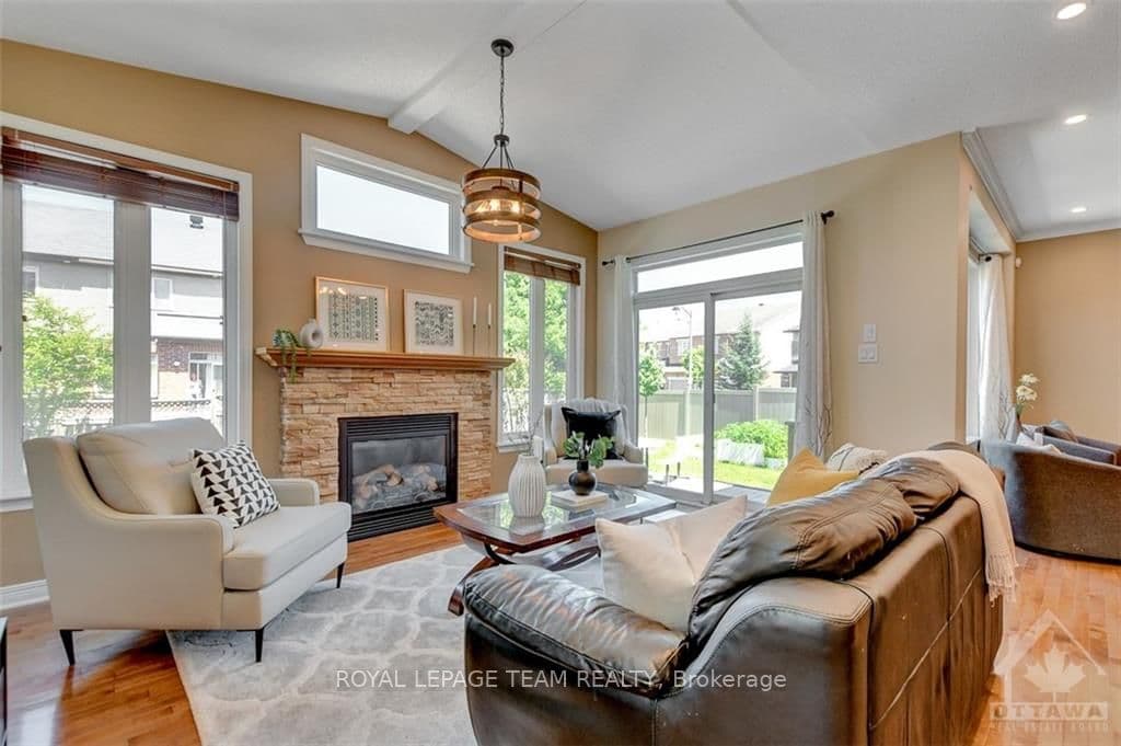 154 KEYROCK Drive photo 11