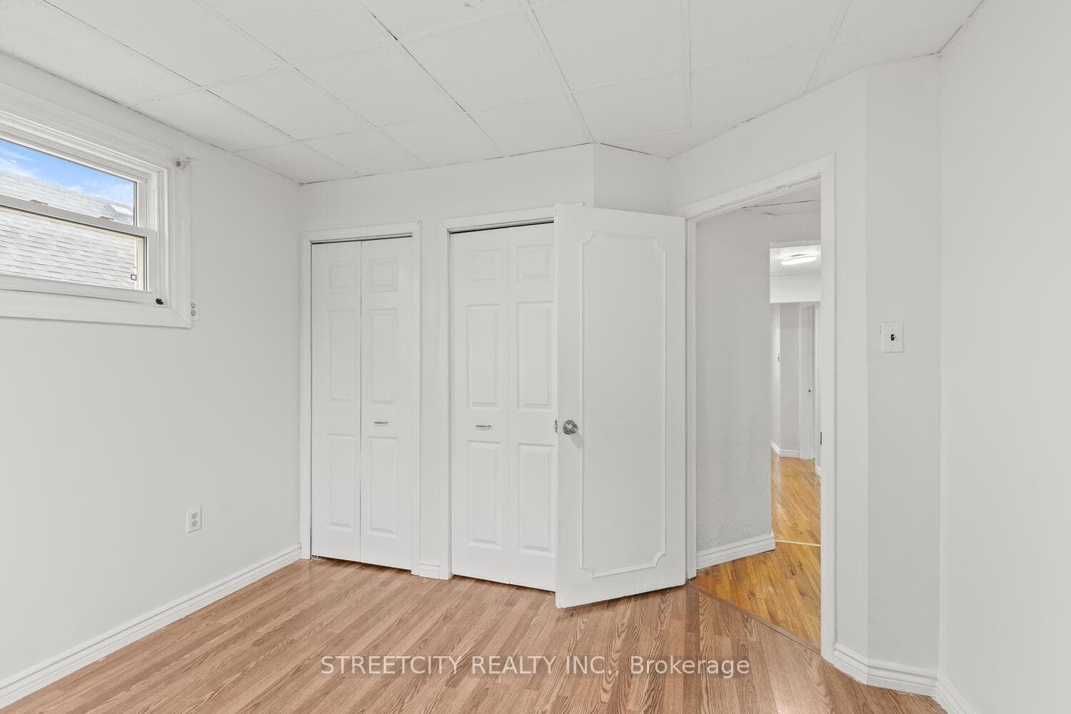 1235 King Street photo 30
