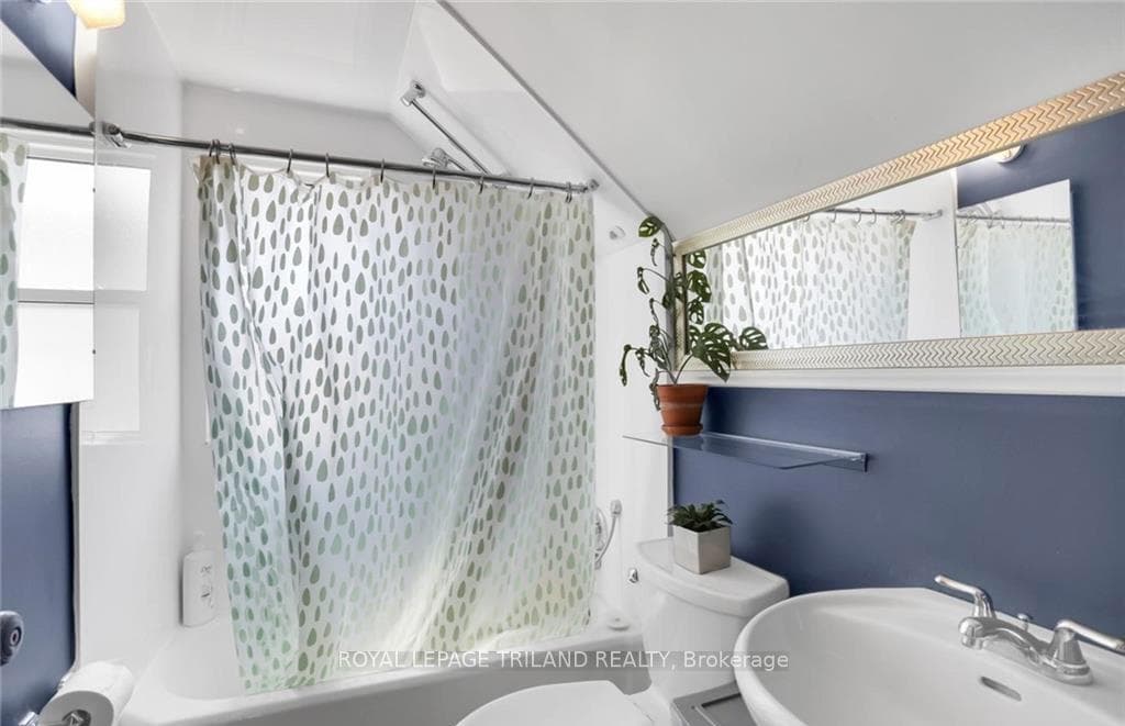 28 BEATTIE Avenue photo 24