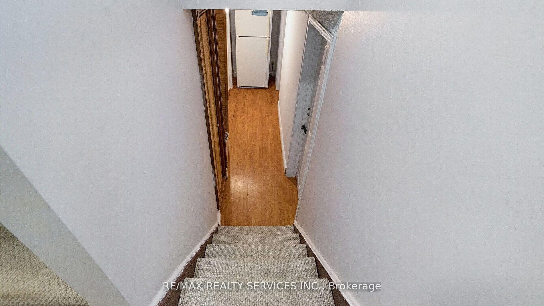 45 Grand Rapids Square photo 27