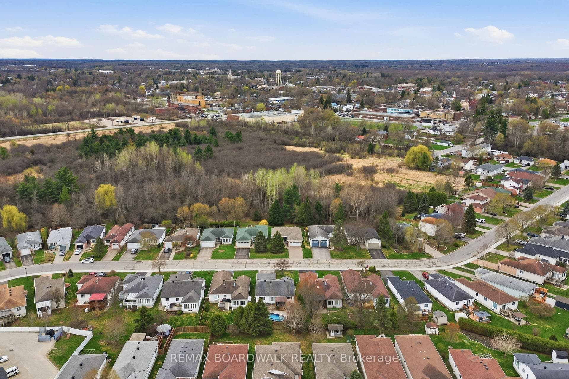 33 Treelawn Boulevard photo 46