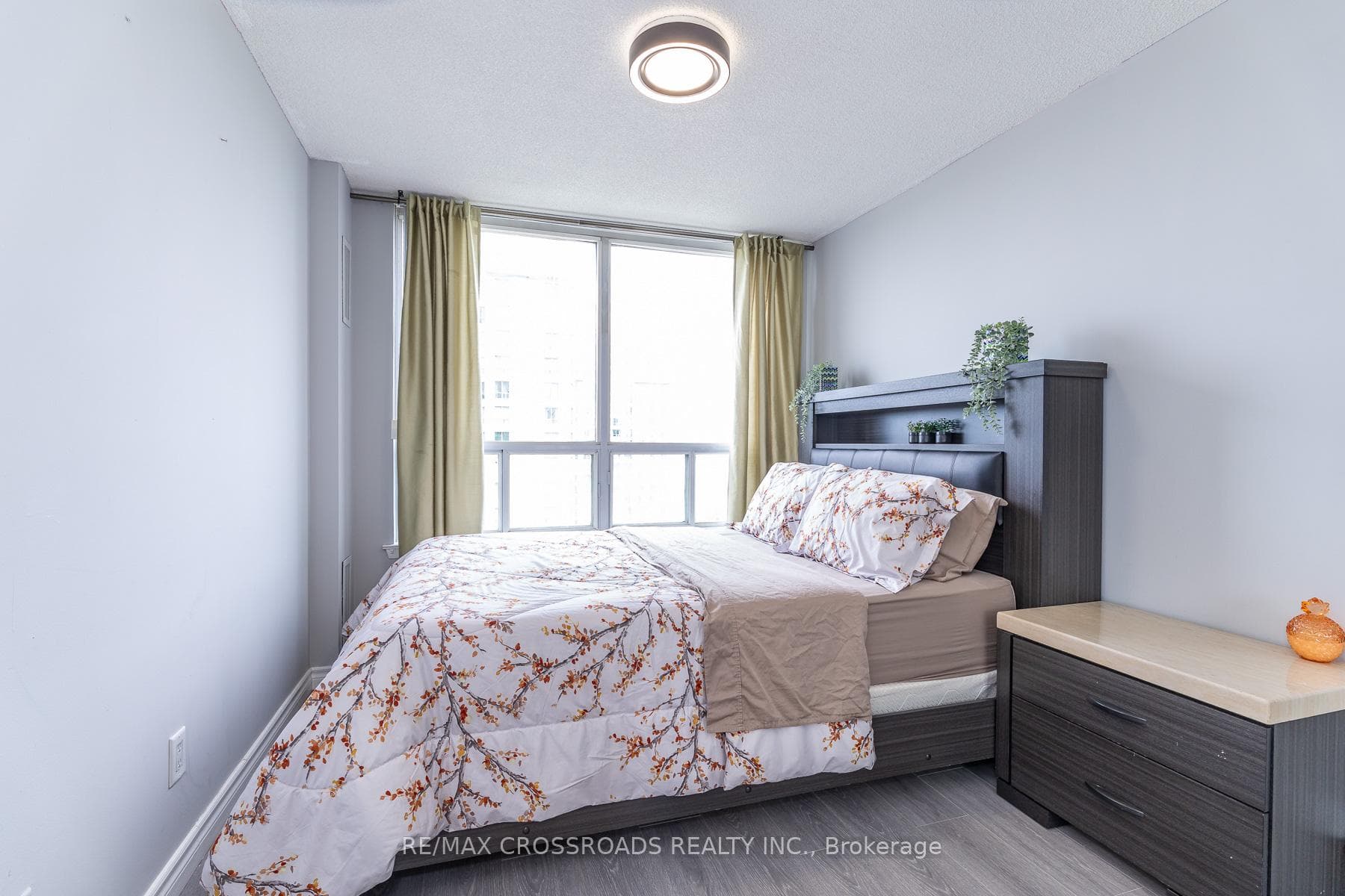 88 Corporate Drive Unit 1404 photo 18