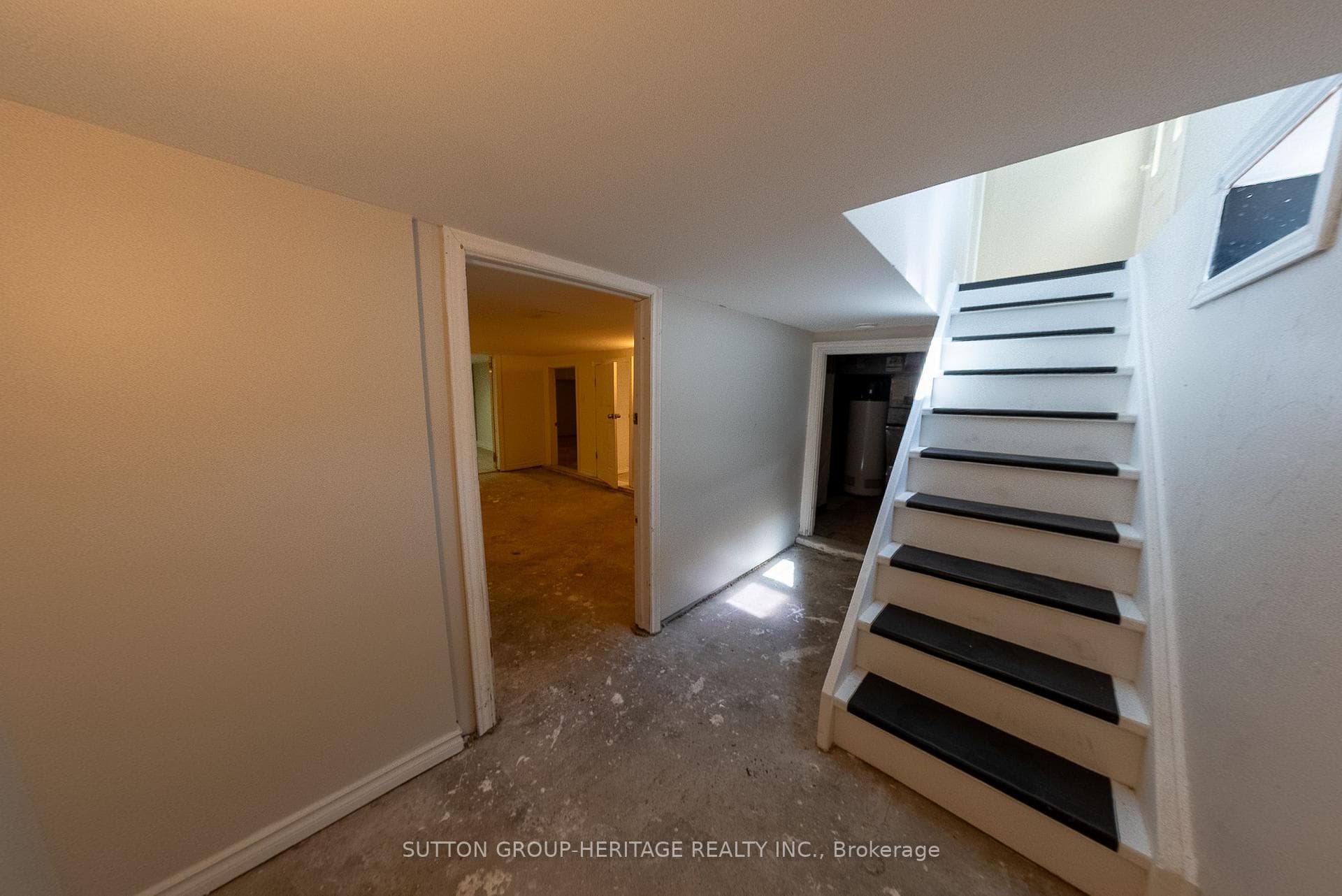 661 Annland Street photo 19