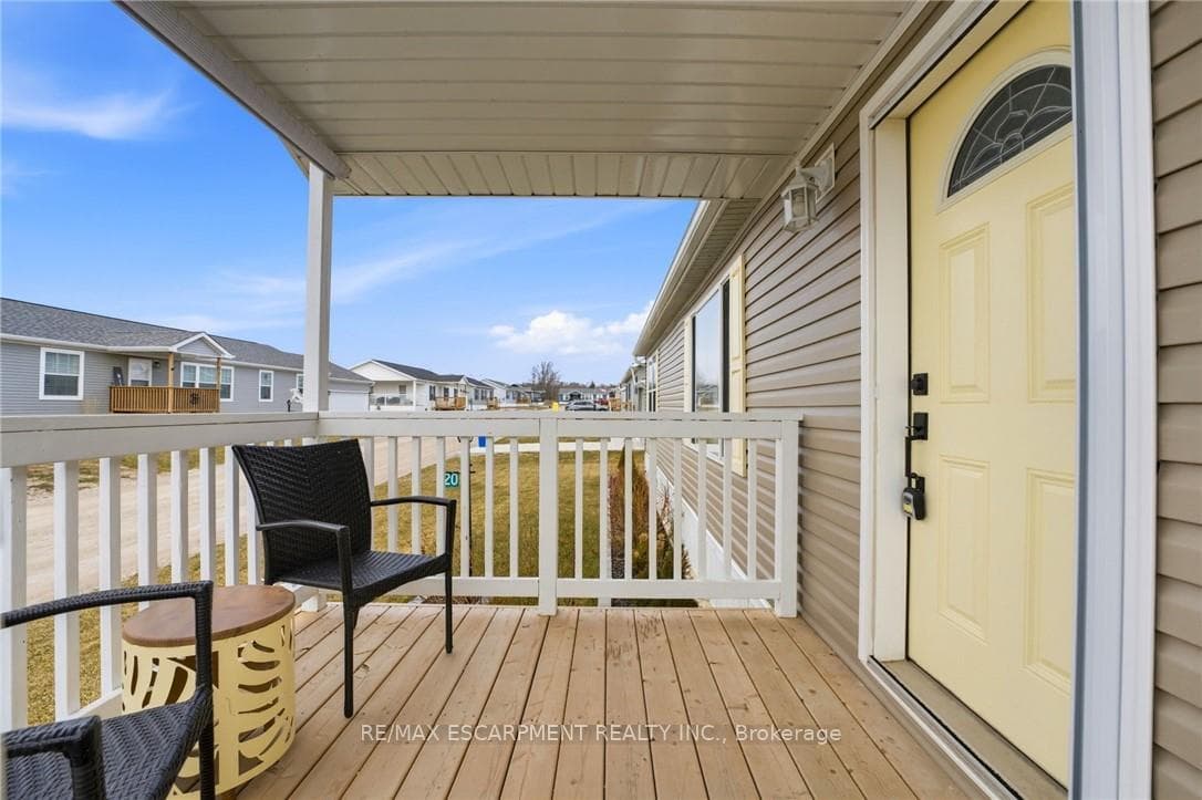 20 Hickory Hollow photo 11