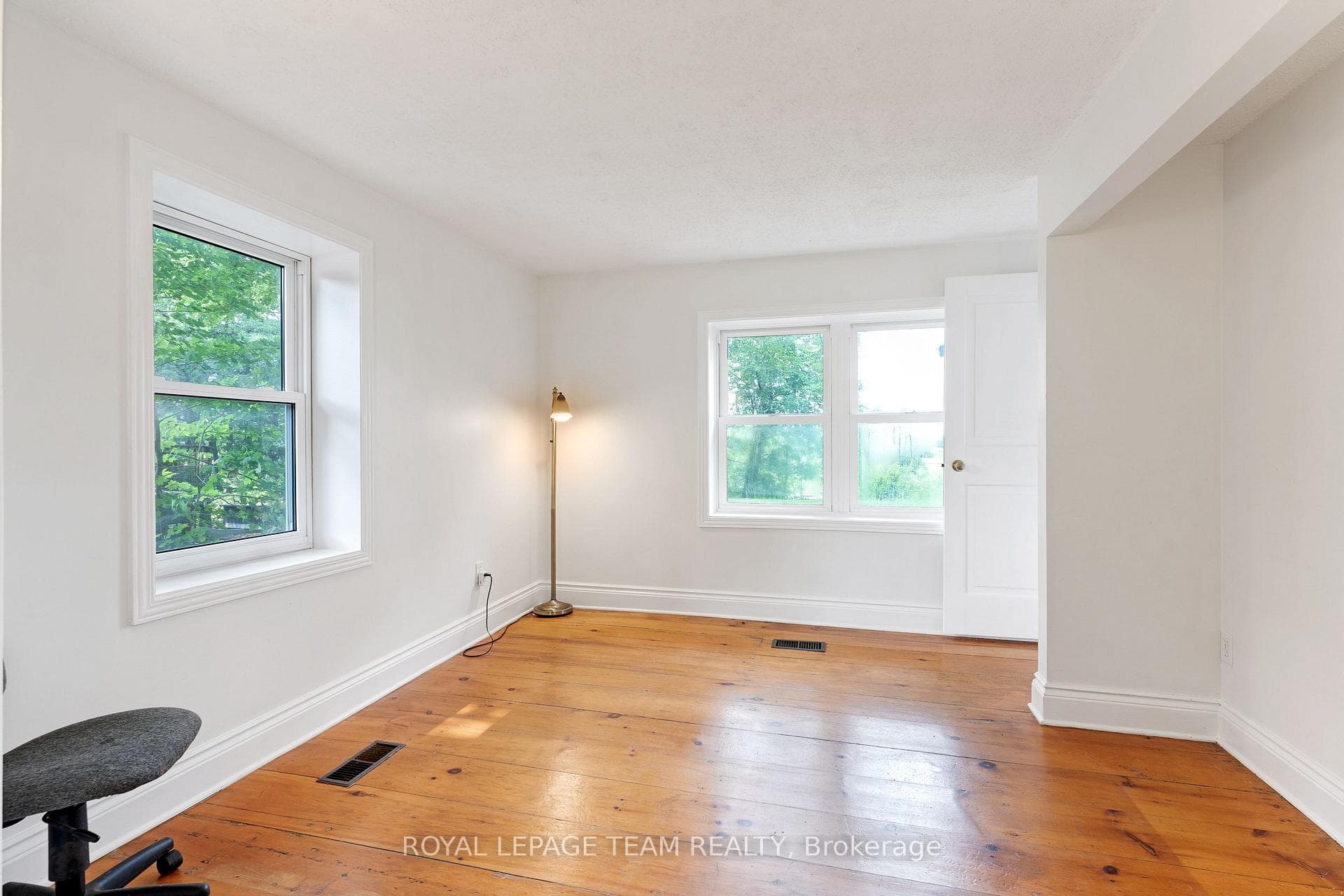 715 River Road photo 9