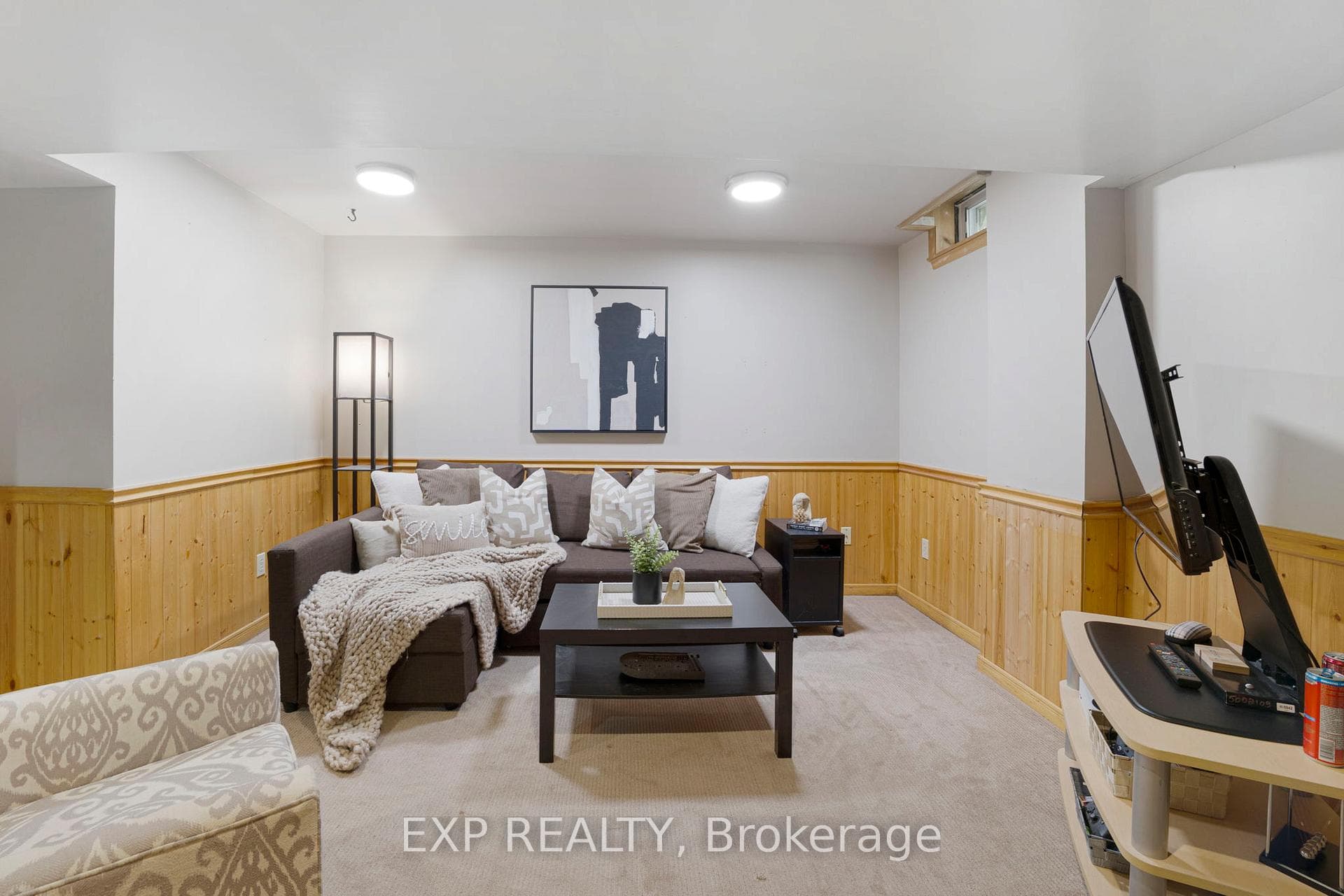 192 Ross Lane photo 22
