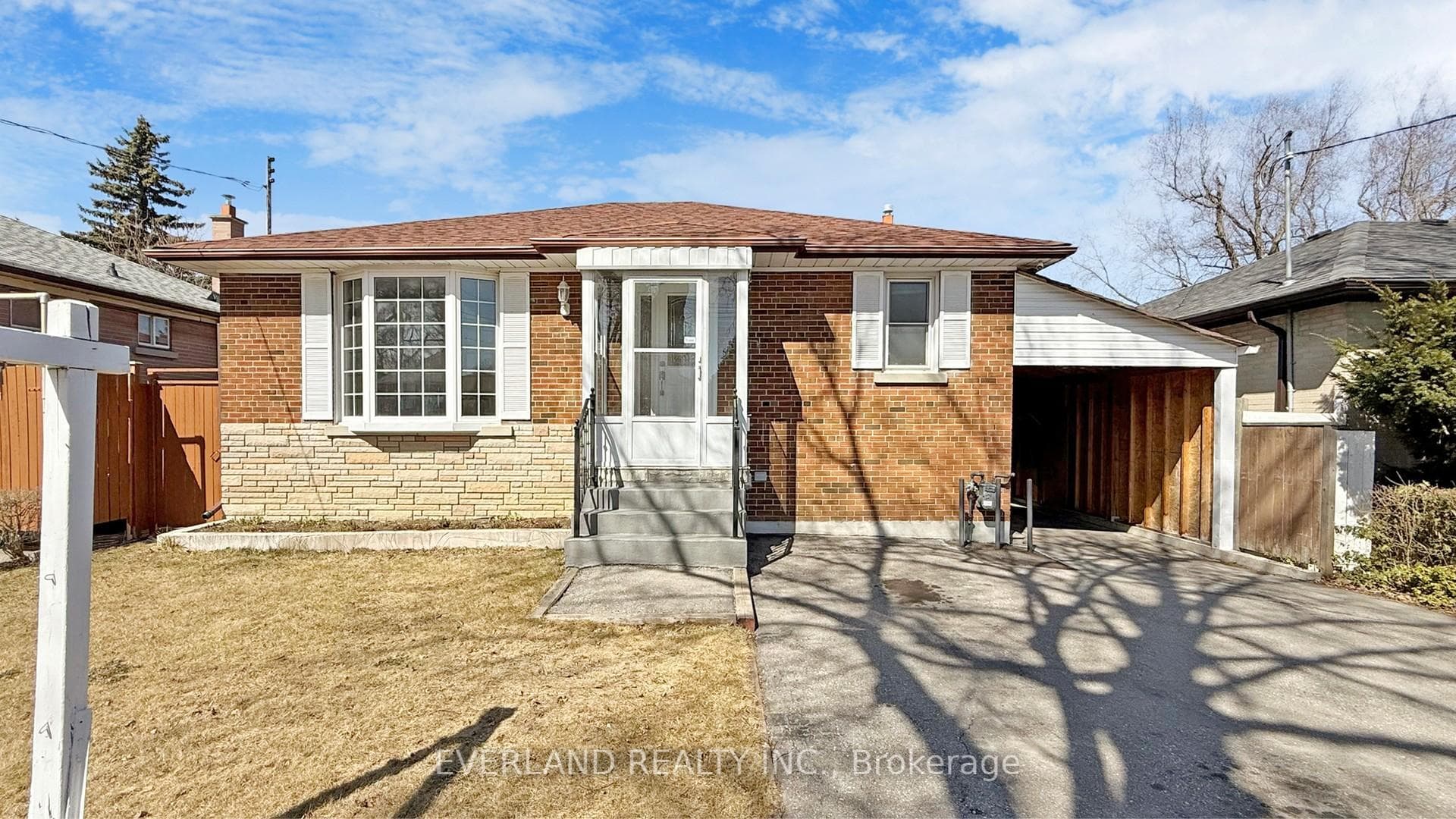 8 Hogan Drive photo 1