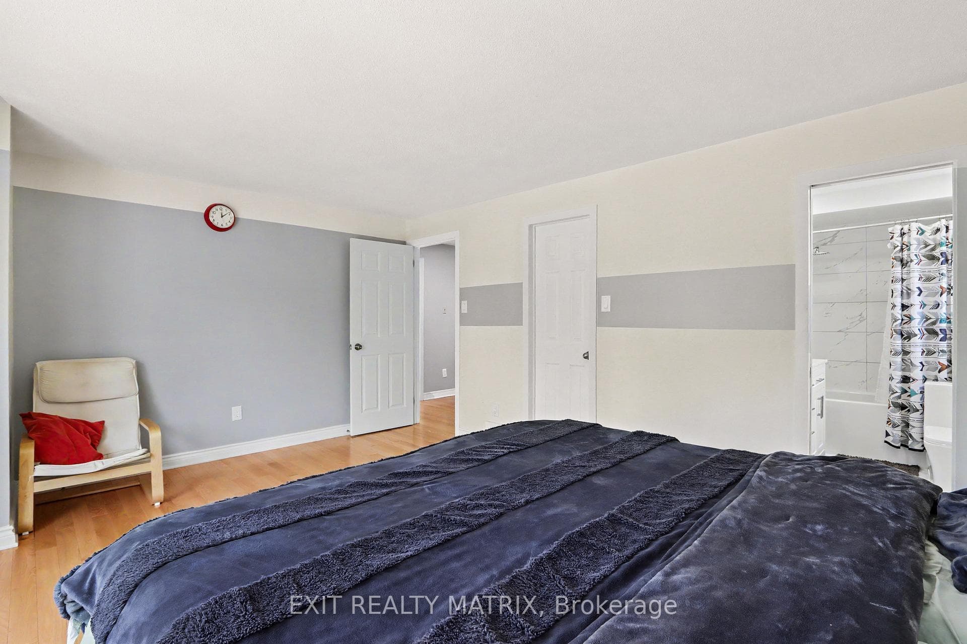 383 Viewmount Drive photo 12