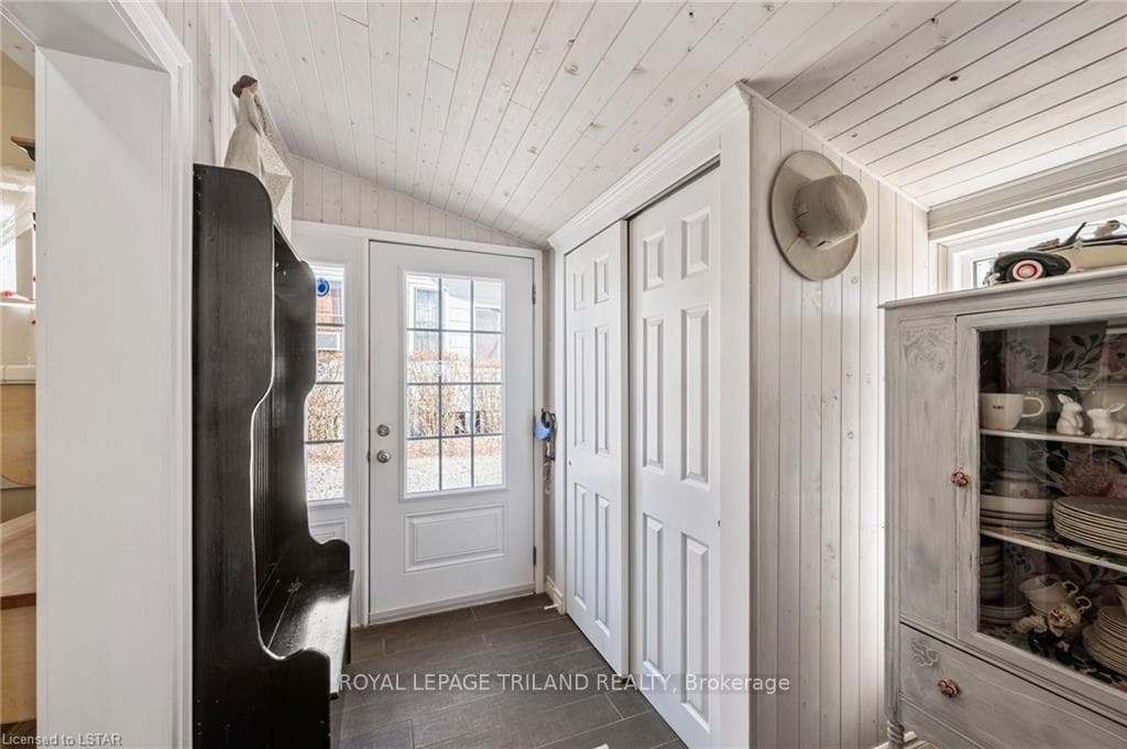 192 MITCHELL Street photo 10