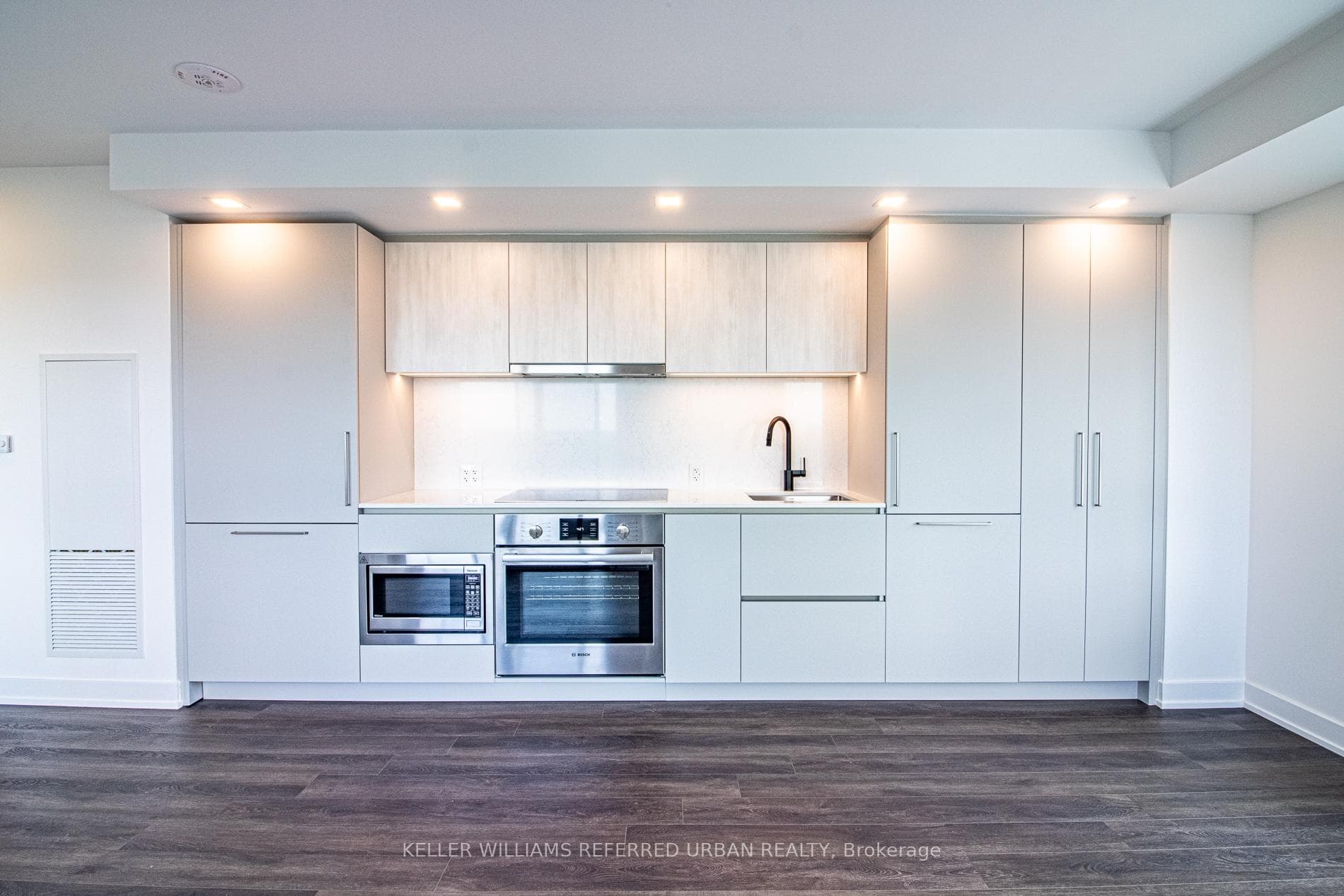 609 Sherbourne Street Unit 2104 photo 18