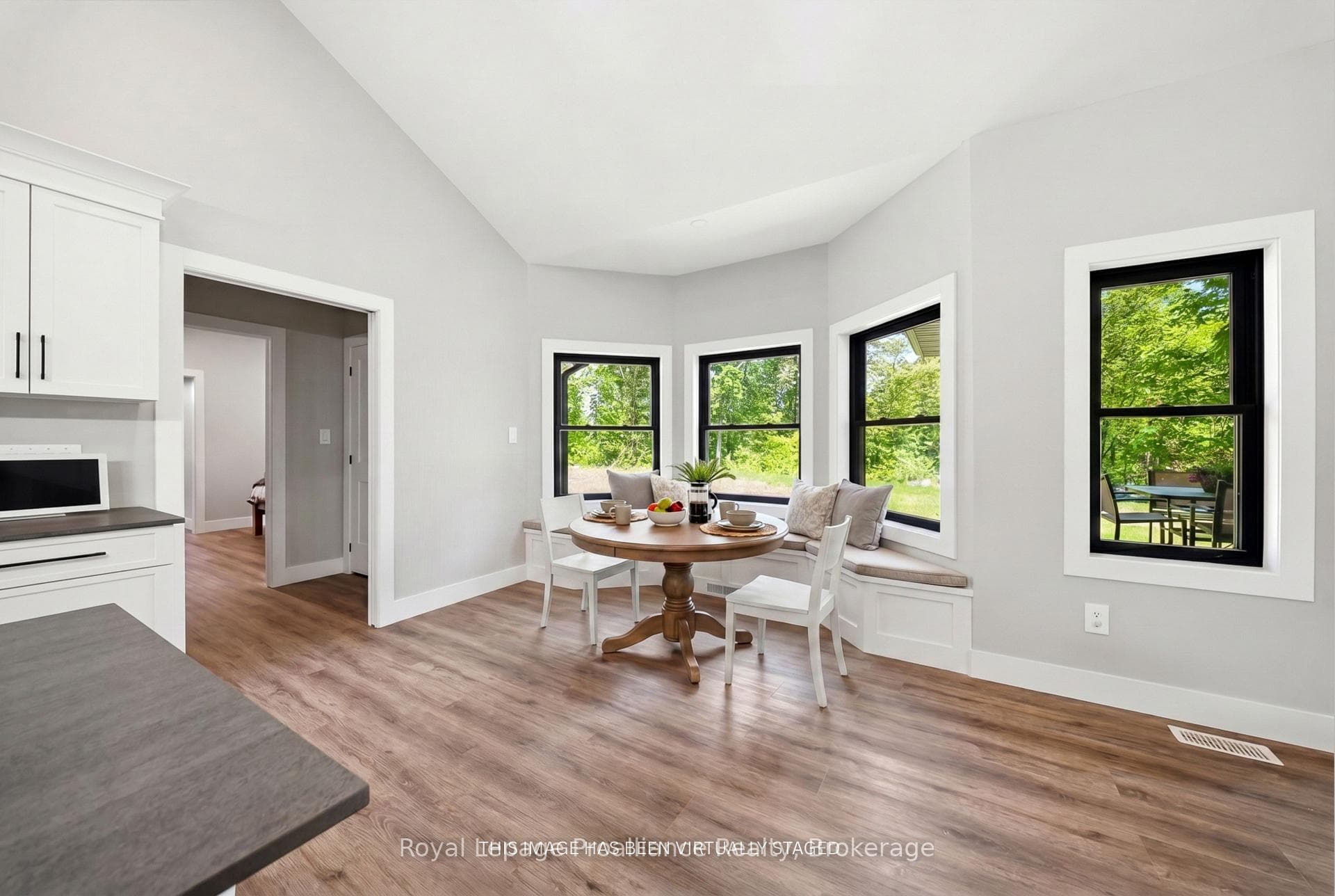 293 Douglas Road photo 17