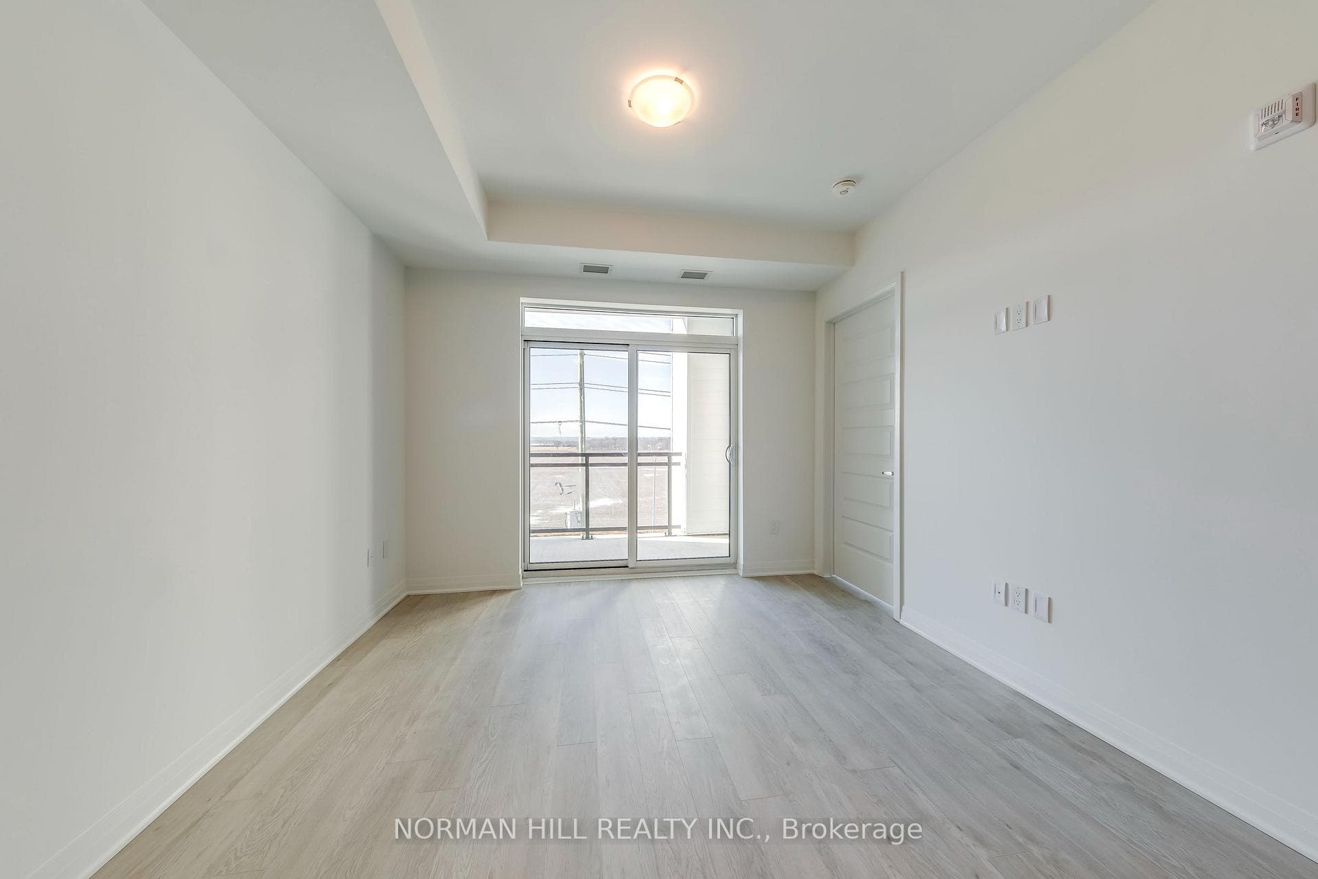 490 Gordon Krantz Avenue Unit 422 photo 7